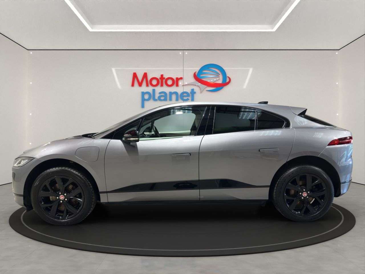 A 2022 JAGUAR I-PACE 400 90kWh Black SUV 5dr Electric Auto 4WD (400 ps) A 2022 JAGUAR I-PACE 400 90kWh Black SUV 5dr Electric Auto 4WD (400 ps)
