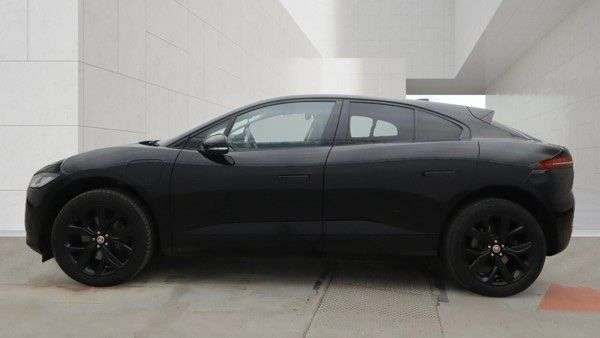 A 2021 JAGUAR I-PACE 400 90kWh HSE SUV 5dr Electric Auto 4WD (400 ps) A 2021 JAGUAR I-PACE 400 90kWh HSE SUV 5dr Electric Auto 4WD (400 ps)