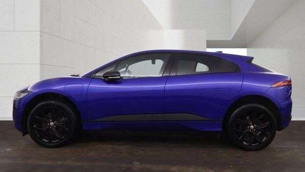 A 2022 JAGUAR I-PACE 400 90kWh HSE Black SUV 5dr Electric Auto 4WD (400 ps) A 2022 JAGUAR I-PACE 400 90kWh HSE Black SUV 5dr Electric Auto 4WD (400 ps)