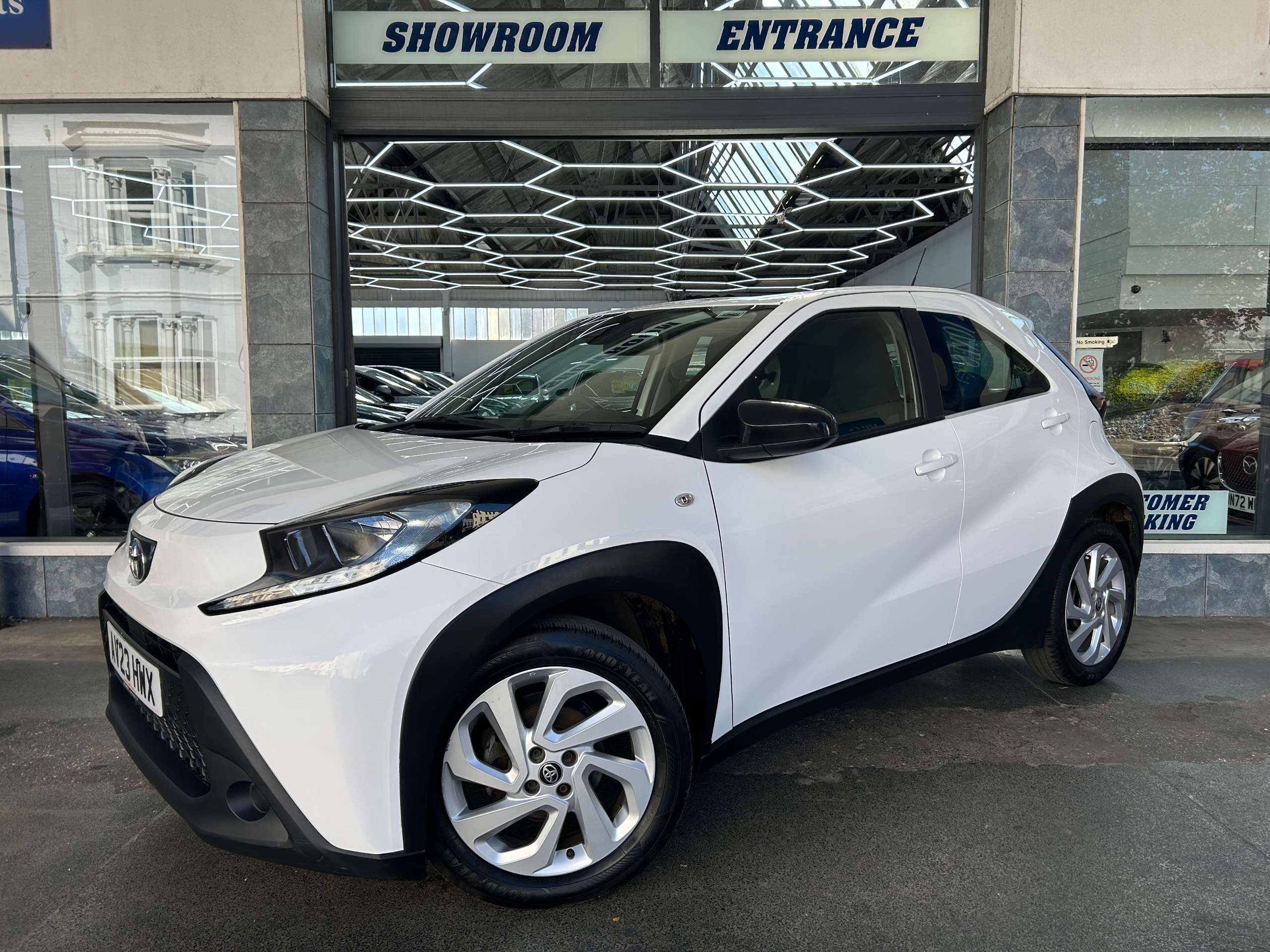 A 2023 TOYOTA AYGO X 1.0 VVT-i Pure Hatchback Petrol x-shift Euro 6 (s/s) (72 ps) 5dr A 2023 TOYOTA AYGO X 1.0 VVT-i Pure Hatchback Petrol x-shift Euro 6 (s/s) (72 ps) 5dr