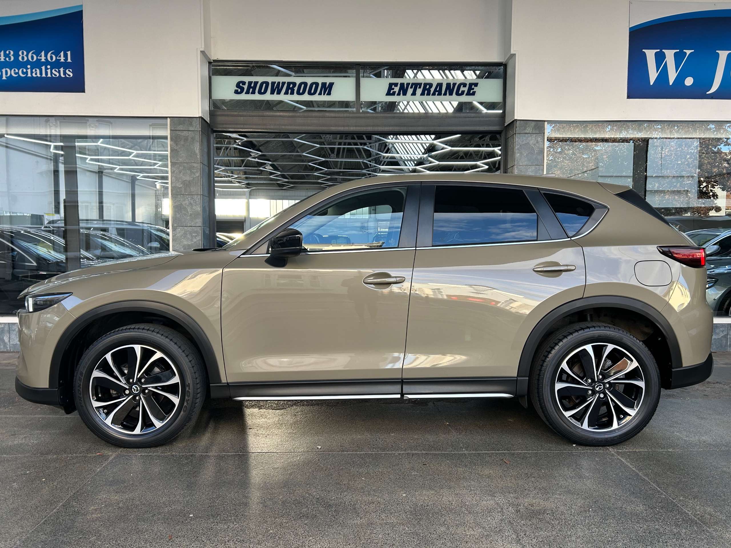 A 2023 MAZDA CX-5 2.0 e-SKYACTIV G MHEV Newground SUV Petrol Auto Euro 6 (s/s) (165 ps) 5dr A 2023 MAZDA CX-5 2.0 e-SKYACTIV G MHEV Newground SUV Petrol Auto Euro 6 (s/s) (165 ps) 5dr