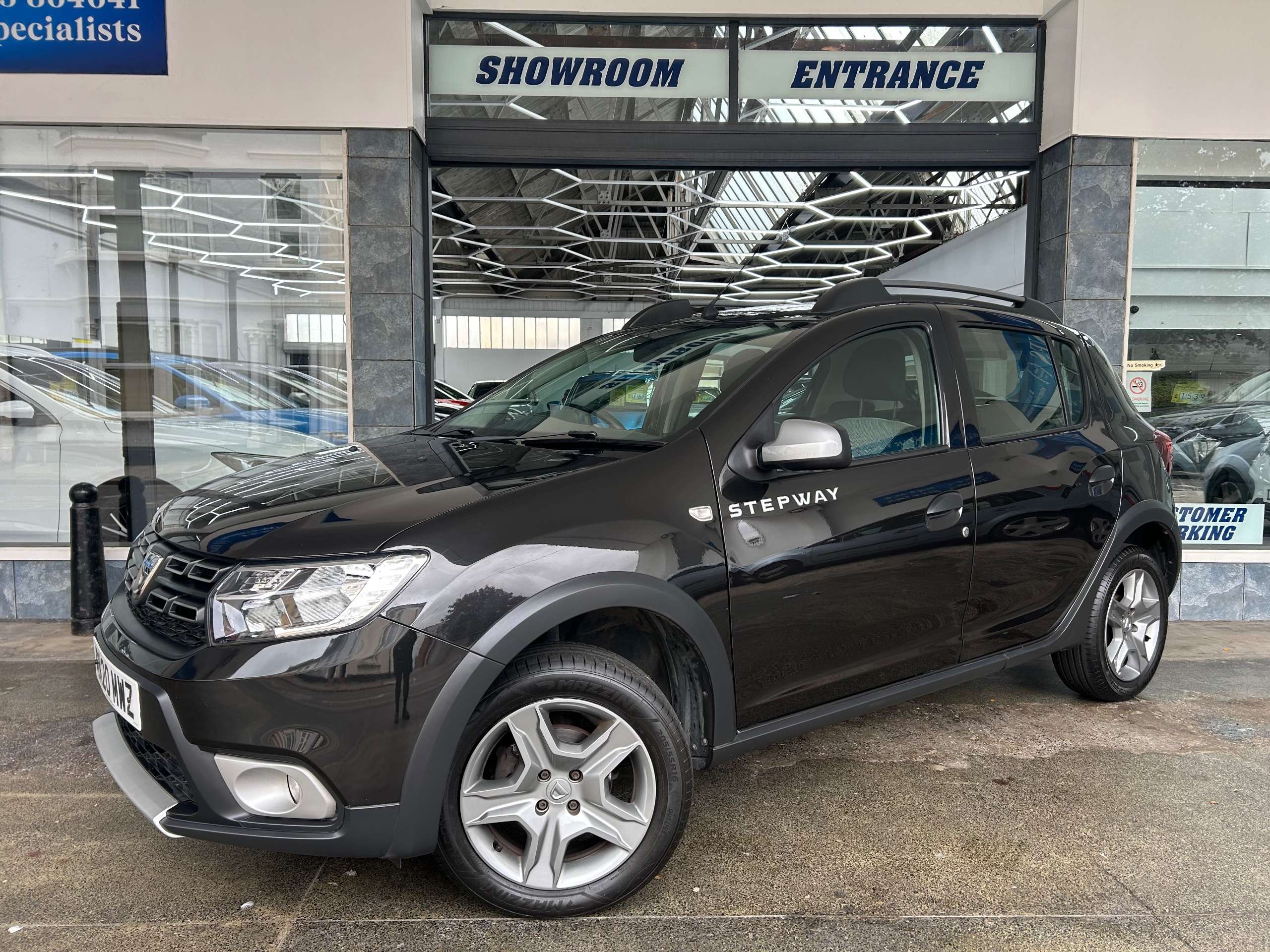 A 2020 DACIA SANDERO STEPWAY 0.9 TCe Comfort Hatchback Petrol Manual Euro 6 (s/s) (90 ps) 5dr A 2020 DACIA SANDERO STEPWAY 0.9 TCe Comfort Hatchback Petrol Manual Euro 6 (s/s) (90 ps) 5dr