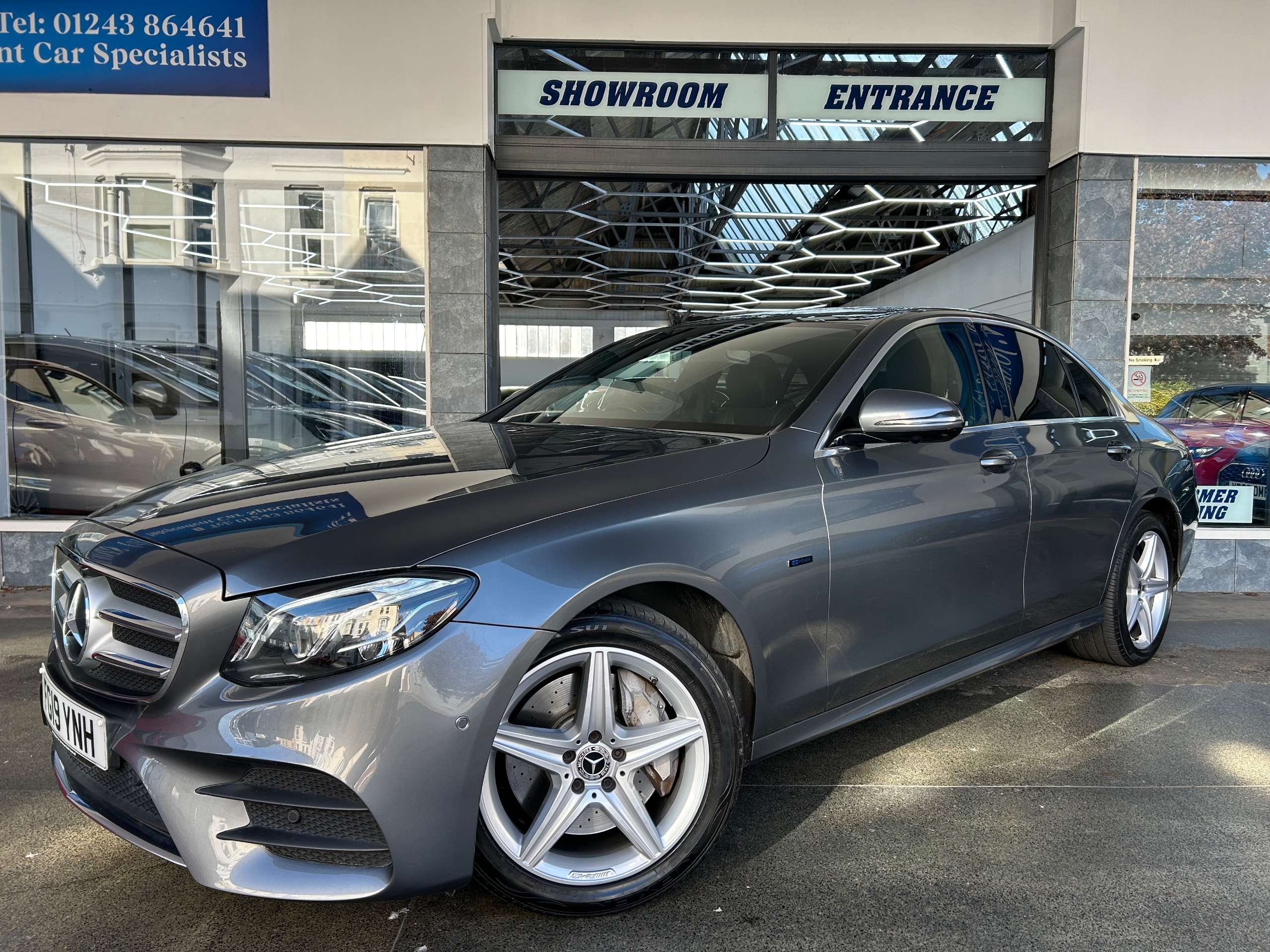 A 2019 MERCEDES-BENZ E CLASS 2.0 E300de 13.5kWh AMG Line (Premium) Saloon Diesel Plug-in Hybrid G-Tronic+ Euro 6 (s/s) (306 ps) 4dr A 2019 MERCEDES-BENZ E CLASS 2.0 E300de 13.5kWh AMG Line (Premium) Saloon Diesel Plug-in Hybrid G-Tronic+ Euro 6 (s/s) (306 ps) 4dr