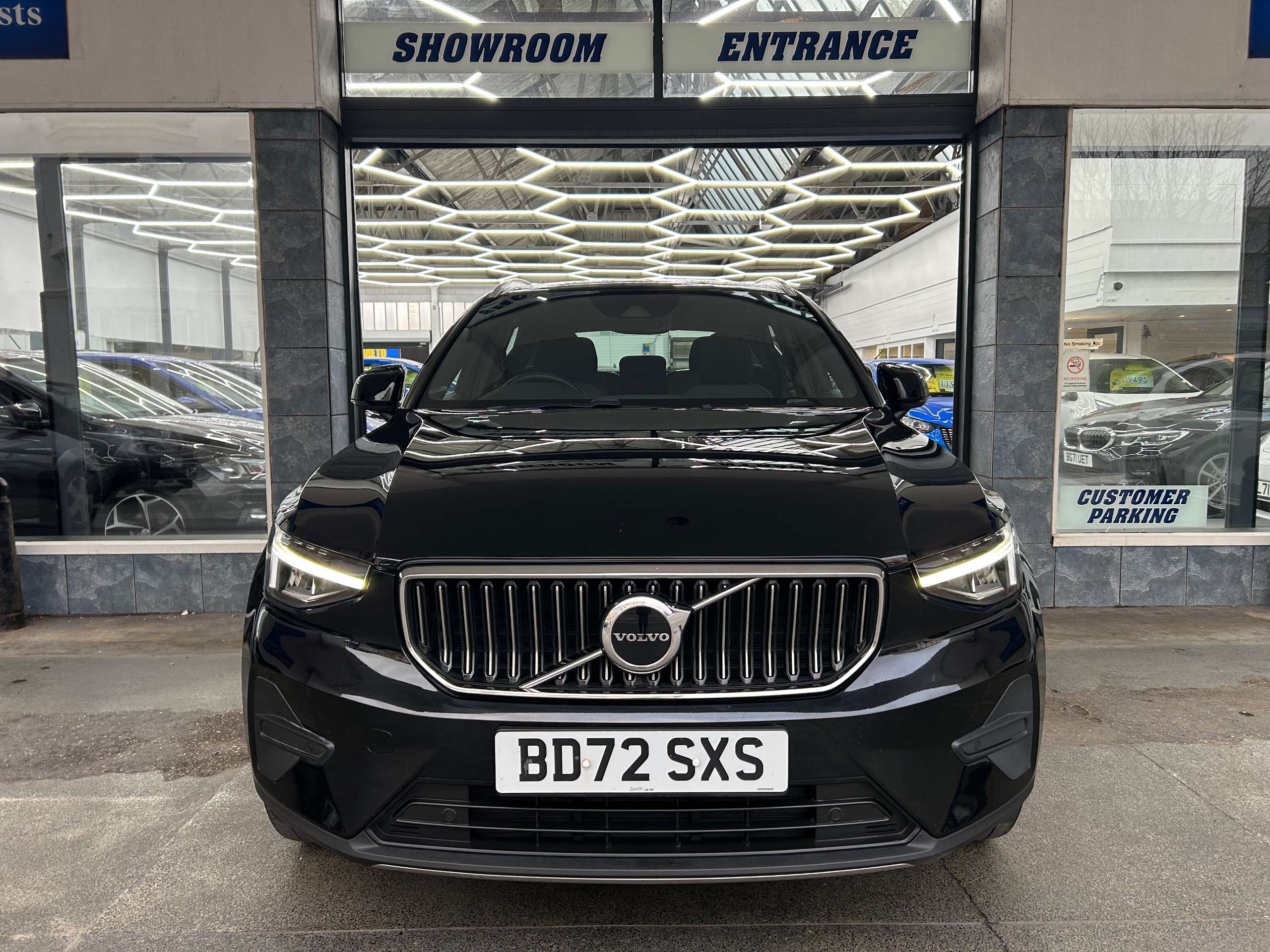 A 2022 VOLVO XC40 1.5h T4 Recharge 10.7kWh Core SUV Petrol Plug-in Hybrid Auto Euro 6 (s/s) (211 ps) 5dr A 2022 VOLVO XC40 1.5h T4 Recharge 10.7kWh Core SUV Petrol Plug-in Hybrid Auto Euro 6 (s/s) (211 ps) 5dr