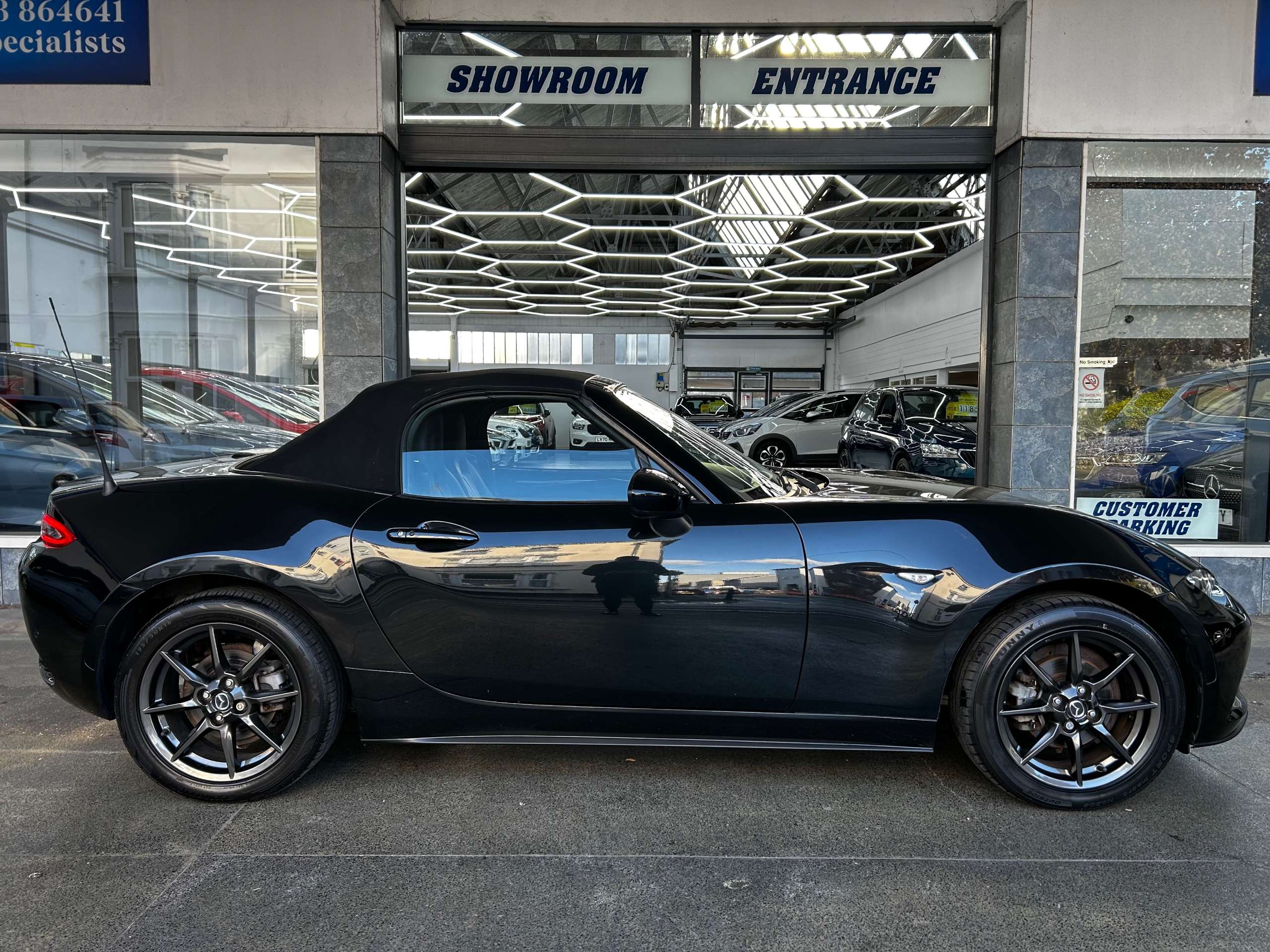 2016 MAZDA MX-5 2016 MAZDA MX-5
