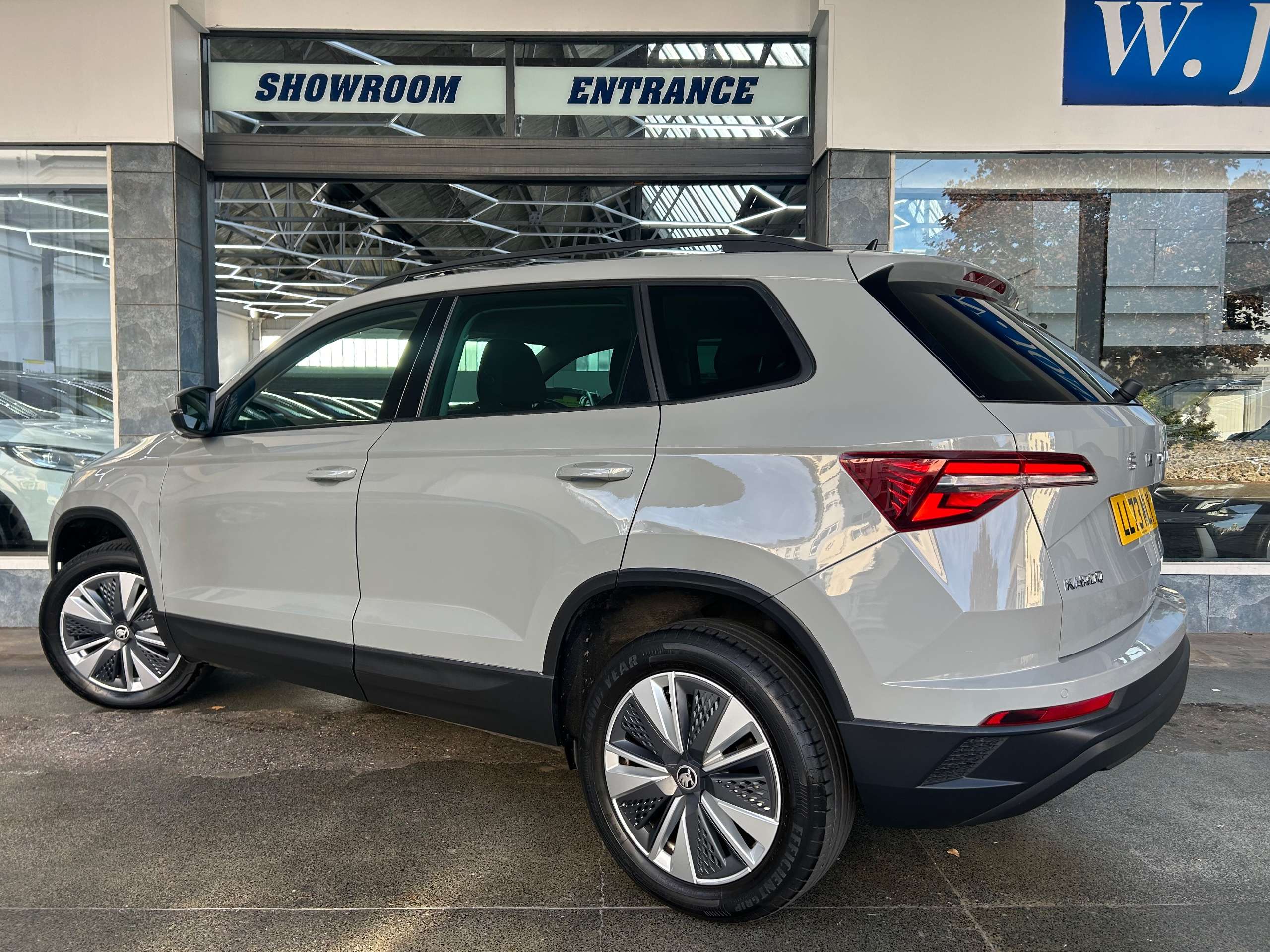 2023 SKODA KAROQ 2023 SKODA KAROQ