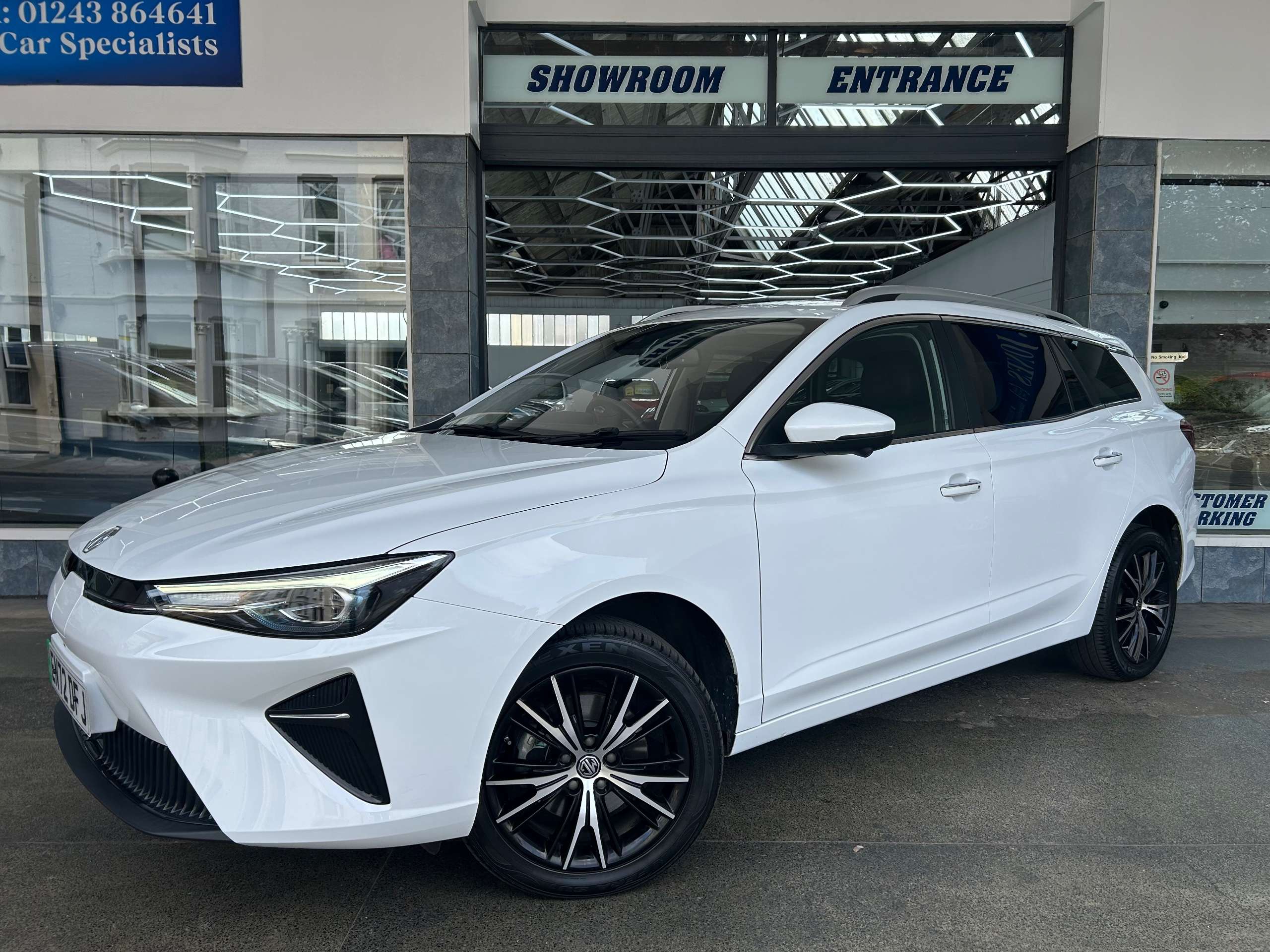 A 2022 MG MG5 61.1kWh Trophy Long Range Estate Electric Auto (156 ps) 5dr A 2022 MG MG5 61.1kWh Trophy Long Range Estate Electric Auto (156 ps) 5dr