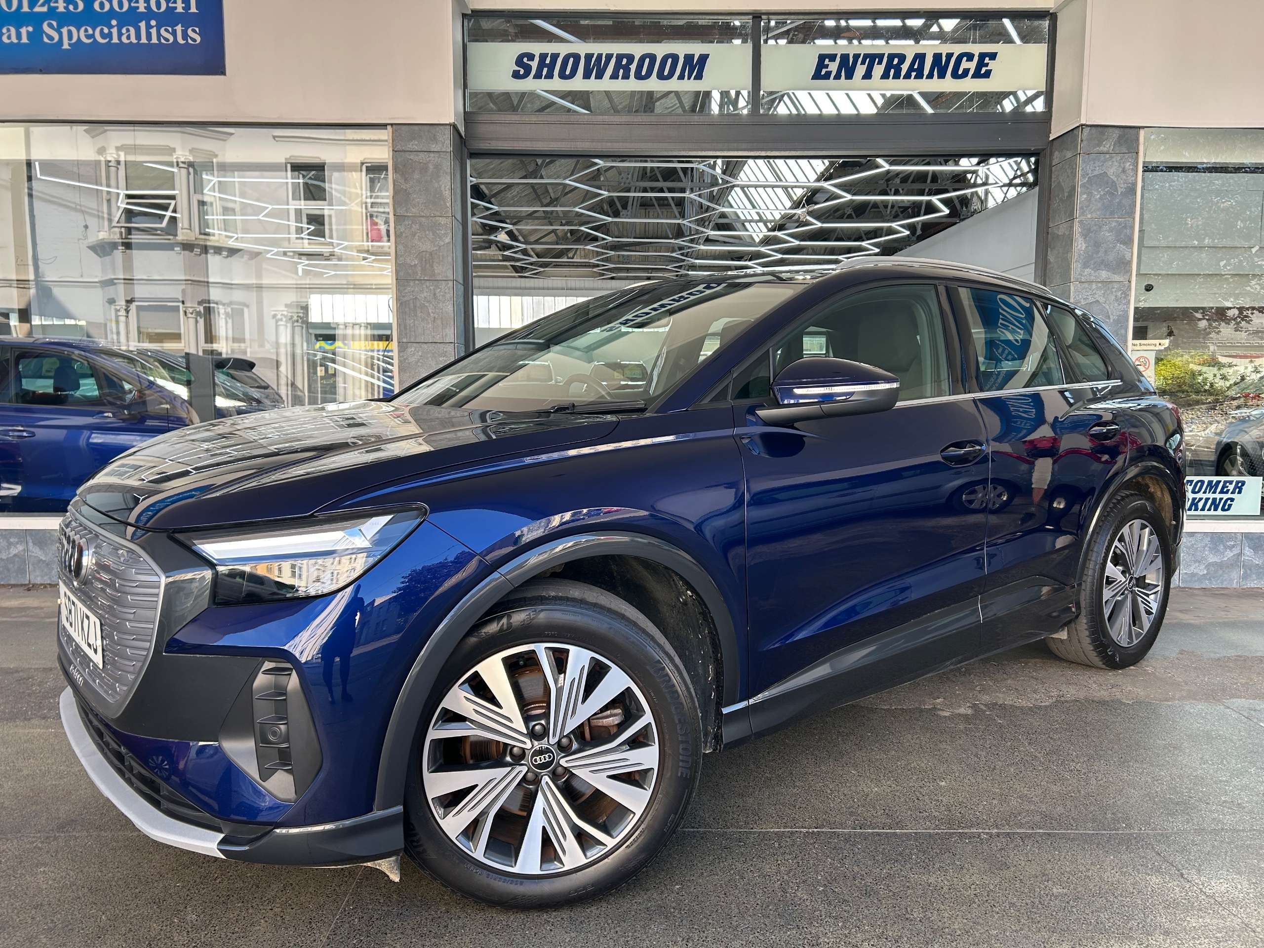 A 2022 AUDI Q4 E-TRON 35 Sport SUV Electric Auto 55kWh (170 ps) 5dr A 2022 AUDI Q4 E-TRON 35 Sport SUV Electric Auto 55kWh (170 ps) 5dr