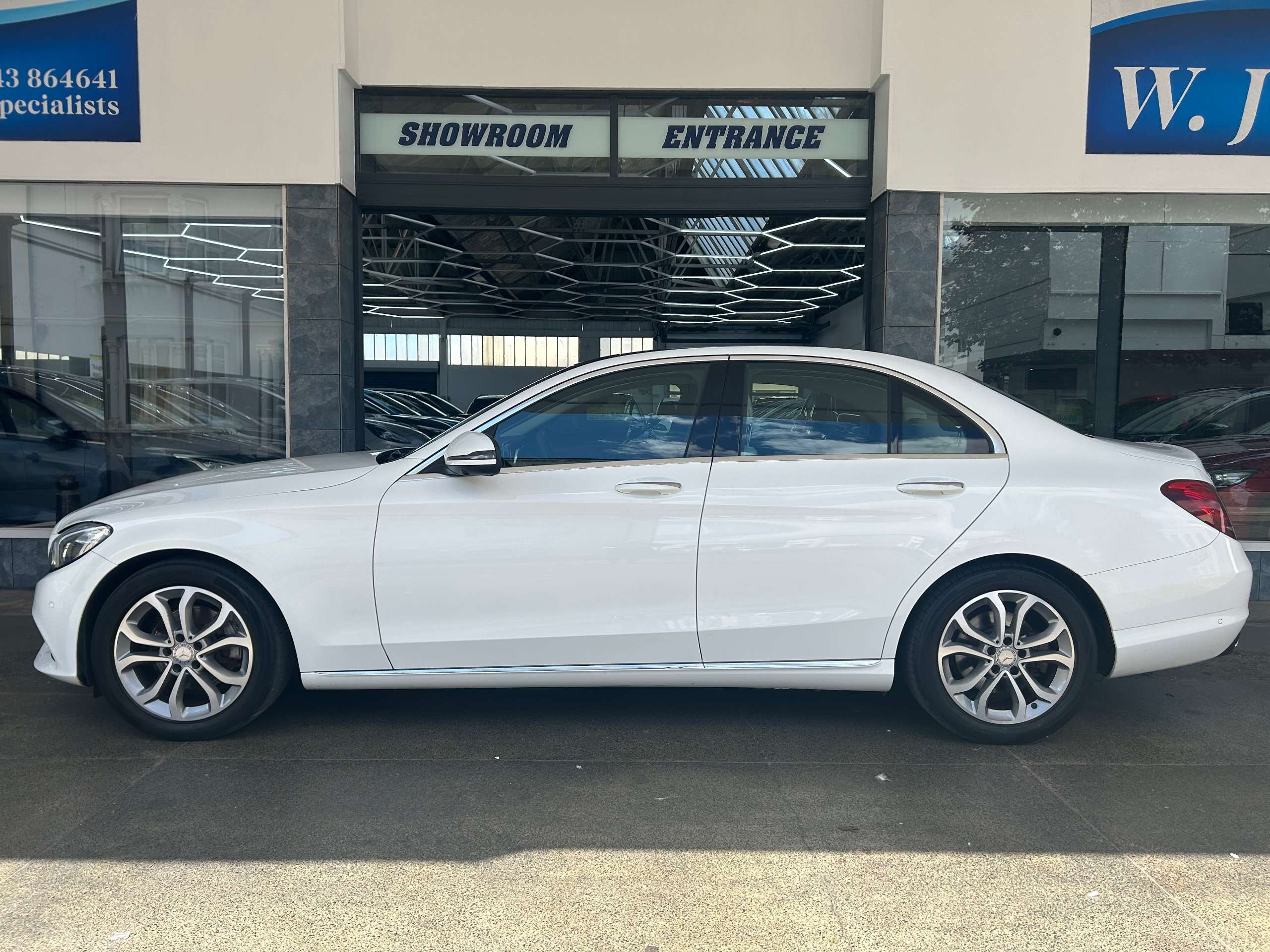 A 2017 MERCEDES C CLASS C200 SPORT PREMIUM A 2017 MERCEDES C CLASS C200 SPORT PREMIUM