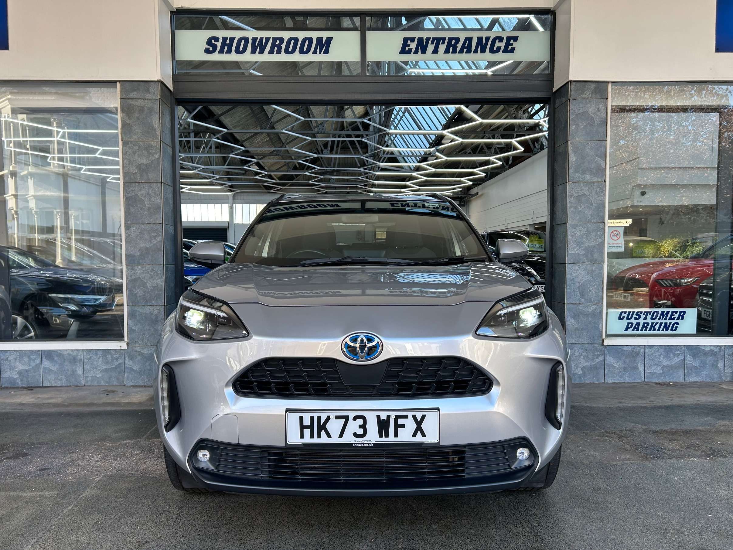A 2024 TOYOTA YARIS CROSS 1.5 VVT-h Design SUV Petrol Hybrid E-CVT Euro 6 (s/s) (116 ps) 5dr A 2024 TOYOTA YARIS CROSS 1.5 VVT-h Design SUV Petrol Hybrid E-CVT Euro 6 (s/s) (116 ps) 5dr