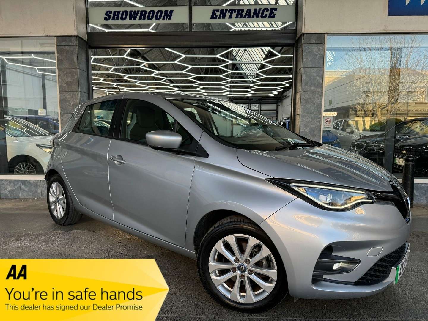 A 2021 RENAULT ZOE R110 52kWh Iconic Hatchback Electric Auto (i, Rapid Charge) (107 bhp) 5dr A 2021 RENAULT ZOE R110 52kWh Iconic Hatchback Electric Auto (i, Rapid Charge) (107 bhp) 5dr