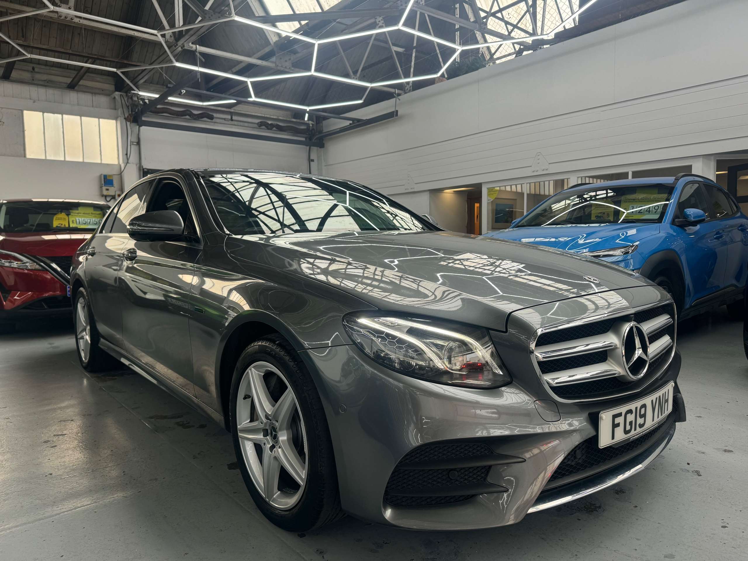 A 2019 MERCEDES-BENZ E CLASS 2.0 E300de 13.5kWh AMG Line (Premium) Saloon Diesel Plug-in Hybrid G-Tronic+ Euro 6 (s/s) (306 ps) 4dr A 2019 MERCEDES-BENZ E CLASS 2.0 E300de 13.5kWh AMG Line (Premium) Saloon Diesel Plug-in Hybrid G-Tronic+ Euro 6 (s/s) (306 ps) 4dr
