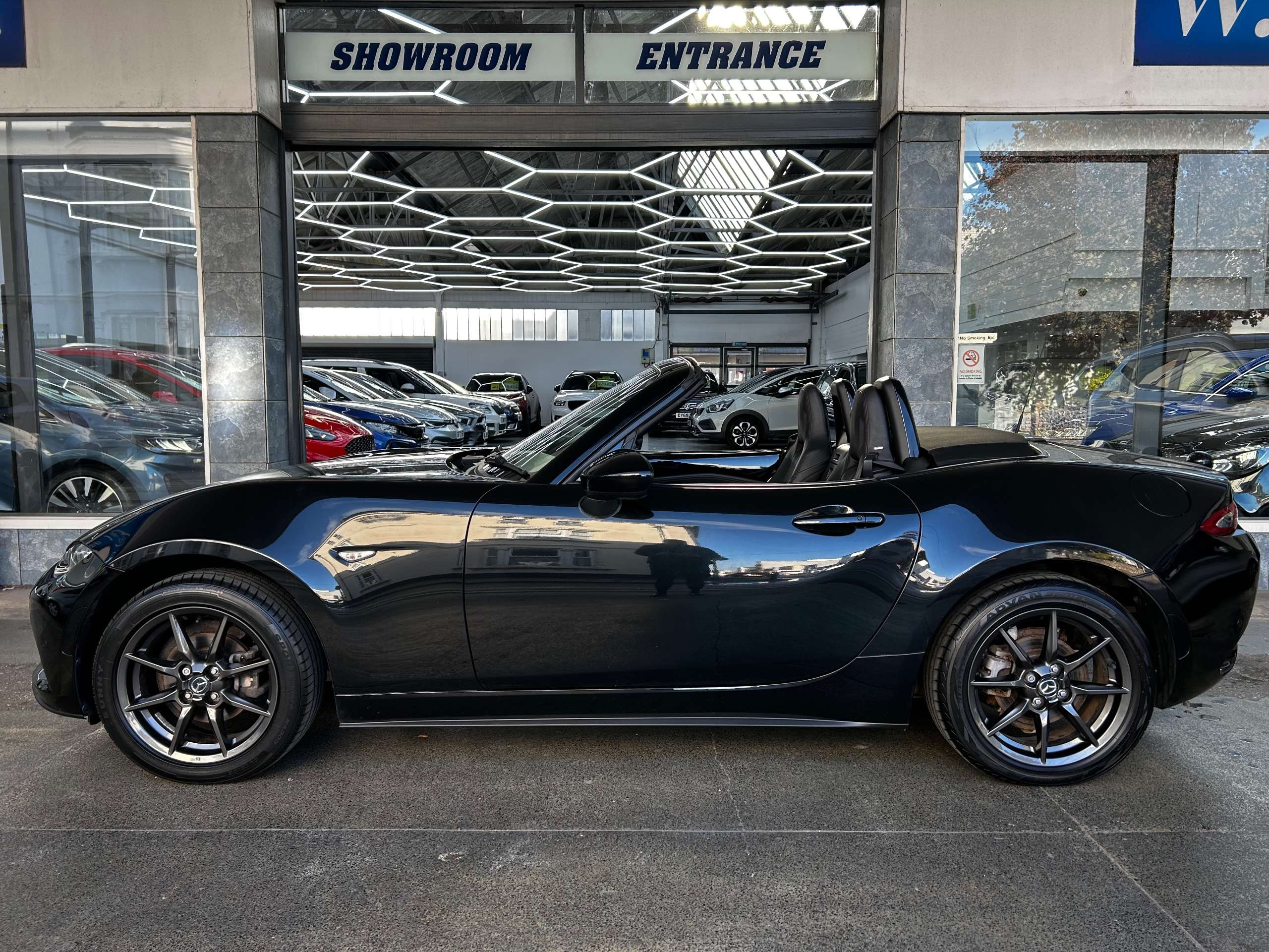 2016 MAZDA MX-5 2016 MAZDA MX-5