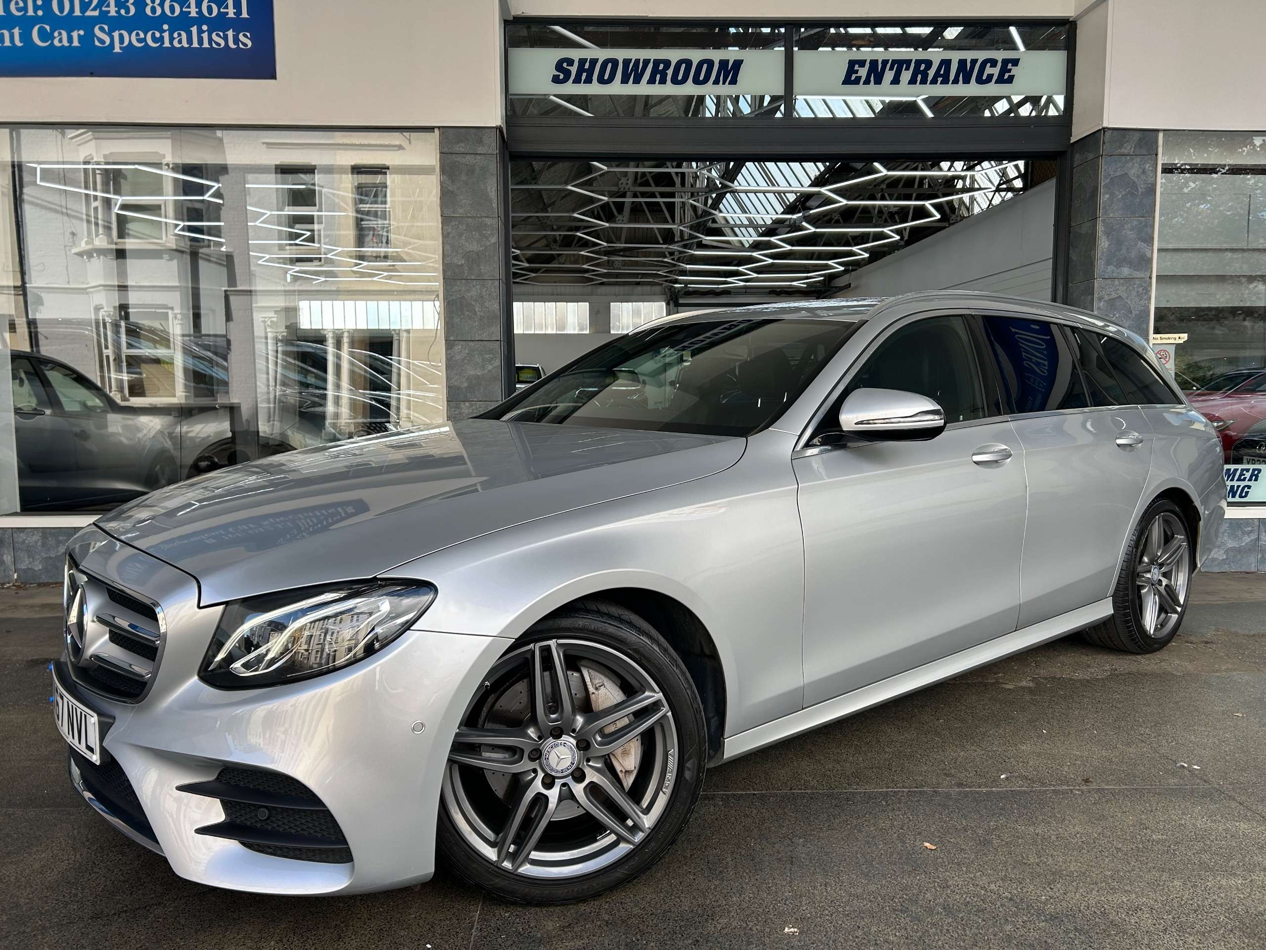A 2017 MERCEDES-BENZ E CLASS 2.0 E220d AMG Line Estate Diesel G-Tronic+ Euro 6 (s/s) (194 ps) 5dr A 2017 MERCEDES-BENZ E CLASS 2.0 E220d AMG Line Estate Diesel G-Tronic+ Euro 6 (s/s) (194 ps) 5dr