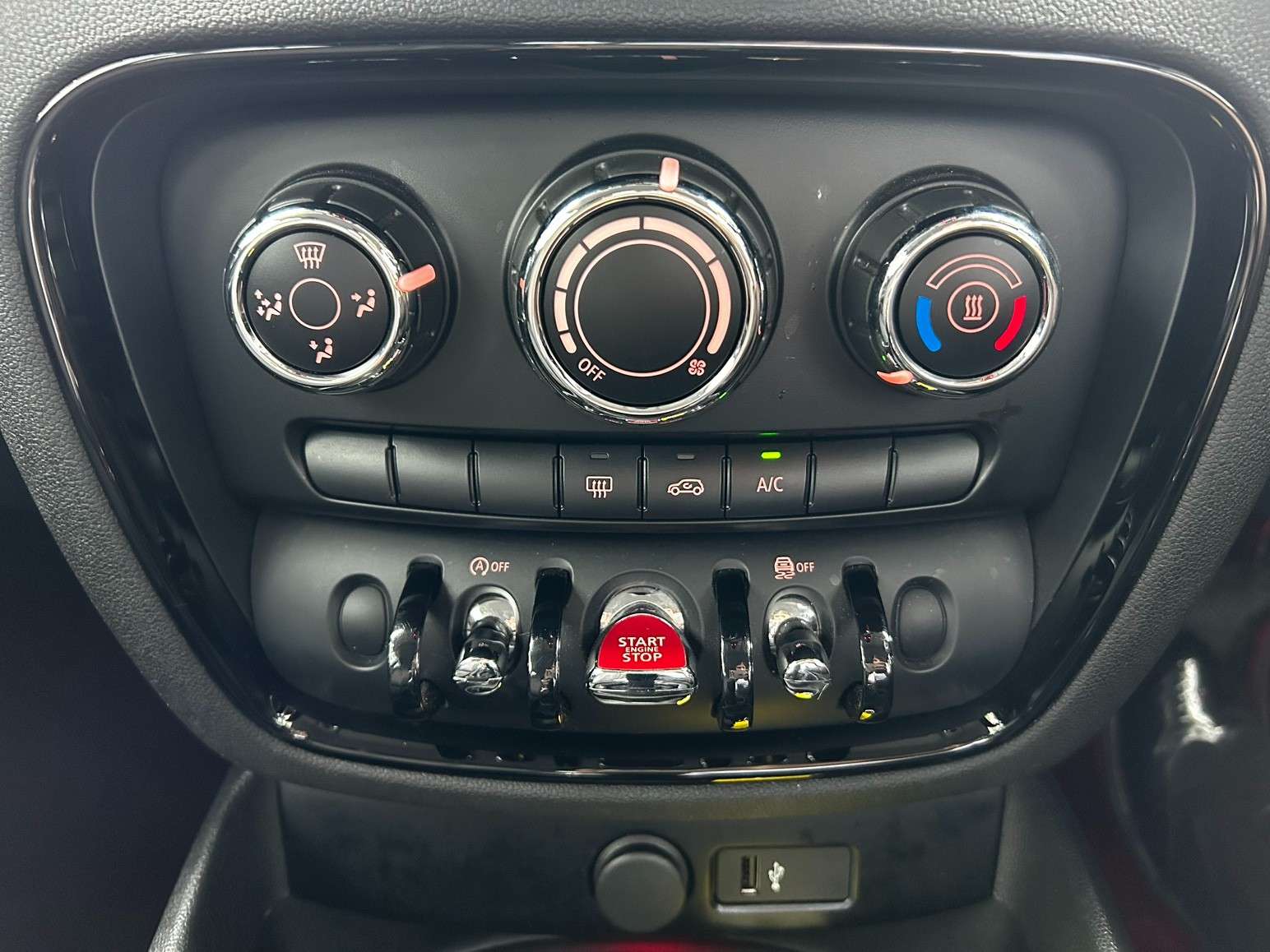 2019 MINI CLUBMAN 2019 MINI CLUBMAN