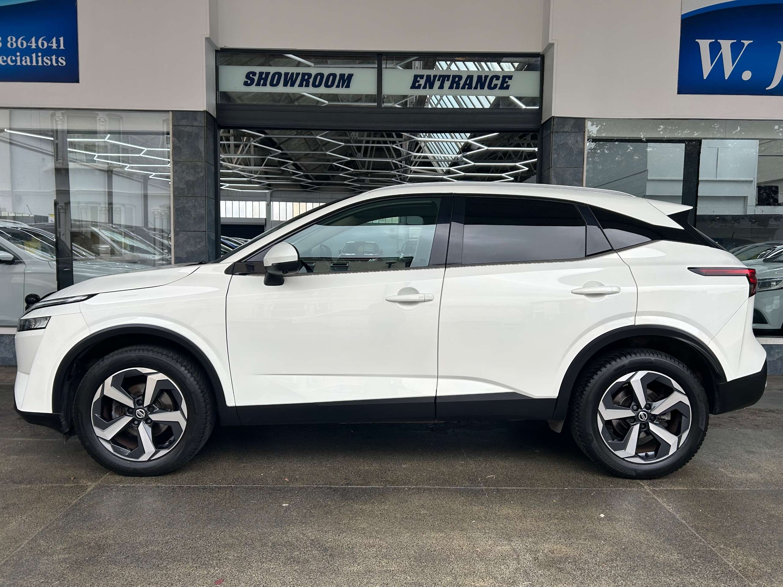 A 2021 NISSAN QASHQAI 1.3 DIG-T MHEV N-Connecta SUV Petrol Hybrid Manual Euro 6 (s/s) (140 ps) 5dr A 2021 NISSAN QASHQAI 1.3 DIG-T MHEV N-Connecta SUV Petrol Hybrid Manual Euro 6 (s/s) (140 ps) 5dr