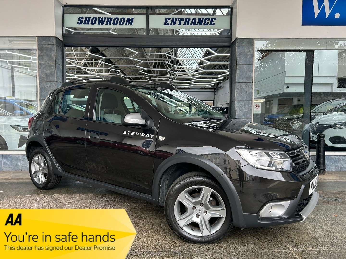 A 2020 DACIA SANDERO STEPWAY 0.9 TCe Comfort Hatchback Petrol Manual Euro 6 (s/s) (90 ps) 5dr A 2020 DACIA SANDERO STEPWAY 0.9 TCe Comfort Hatchback Petrol Manual Euro 6 (s/s) (90 ps) 5dr