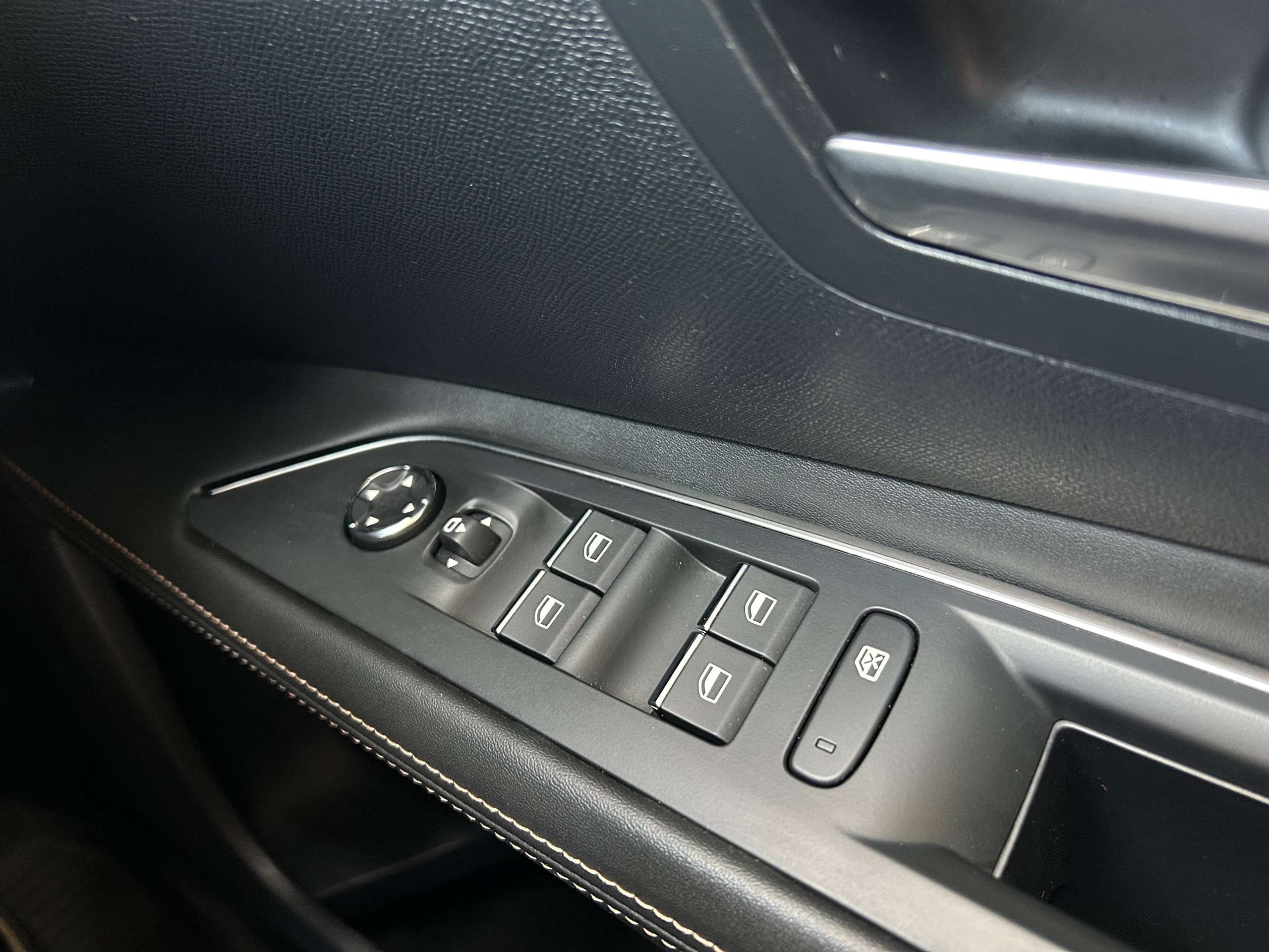 2021 PEUGEOT 3008 2021 PEUGEOT 3008