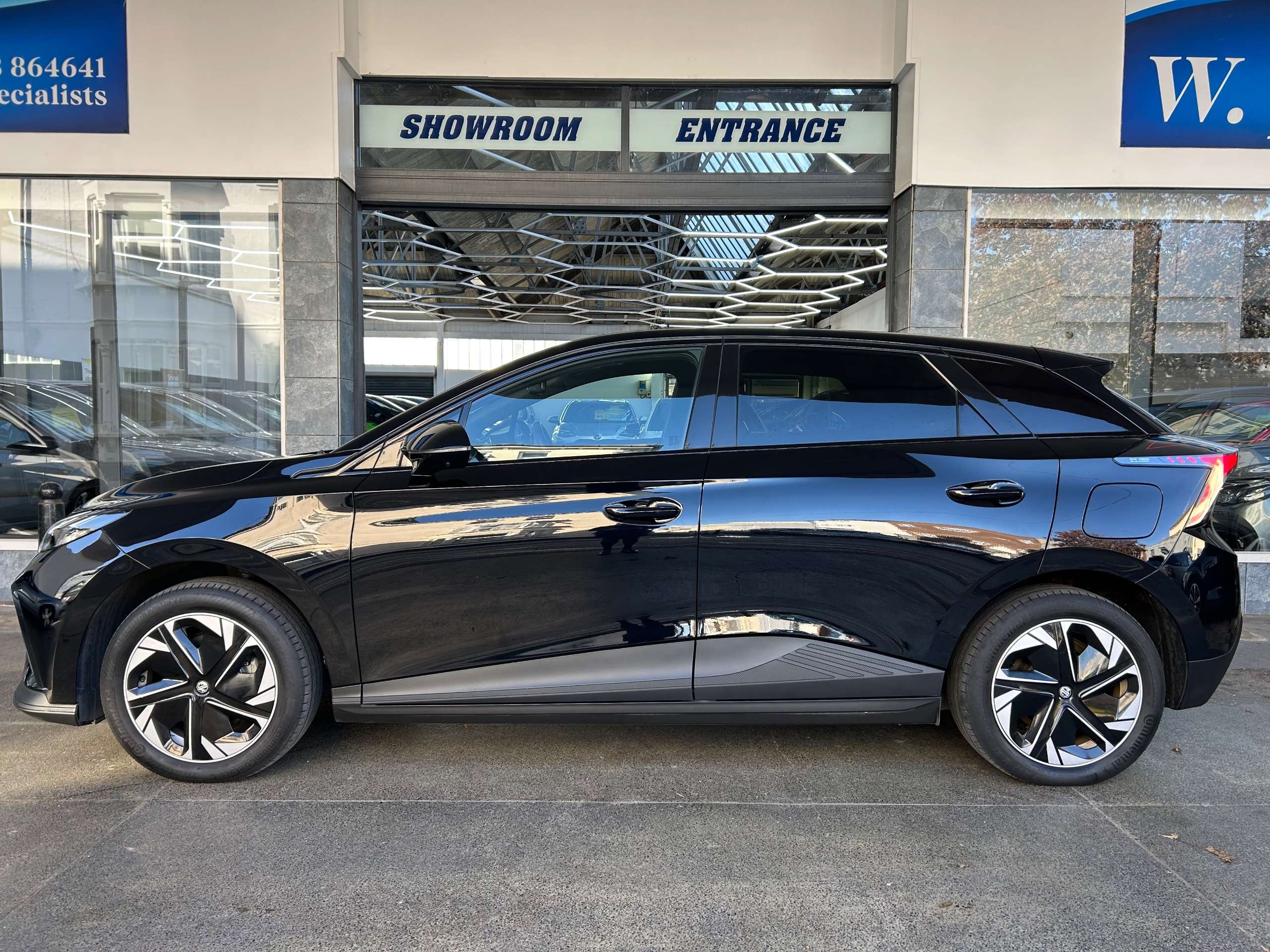 A 2023 MG MG4 64kWh Trophy Long Range Hatchback Electric Auto (203 ps) 5dr A 2023 MG MG4 64kWh Trophy Long Range Hatchback Electric Auto (203 ps) 5dr