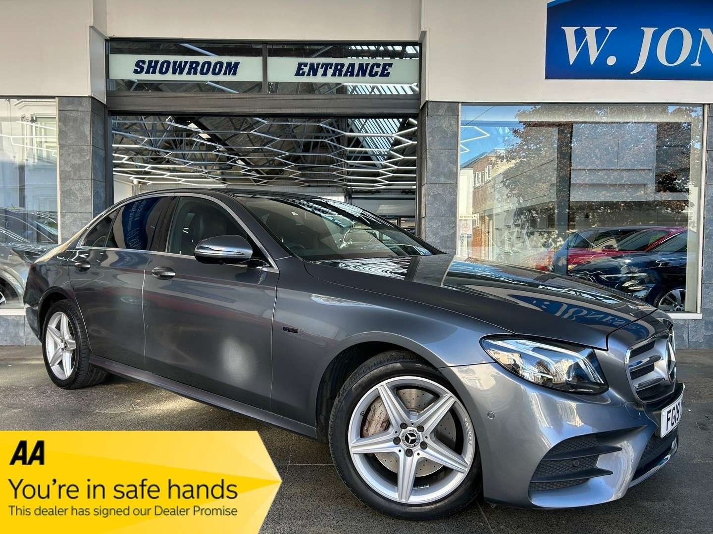 A 2019 MERCEDES-BENZ E CLASS 2.0 E300de 13.5kWh AMG Line (Premium) Saloon Diesel Plug-in Hybrid G-Tronic+ Euro 6 (s/s) (306 ps) 4dr A 2019 MERCEDES-BENZ E CLASS 2.0 E300de 13.5kWh AMG Line (Premium) Saloon Diesel Plug-in Hybrid G-Tronic+ Euro 6 (s/s) (306 ps) 4dr
