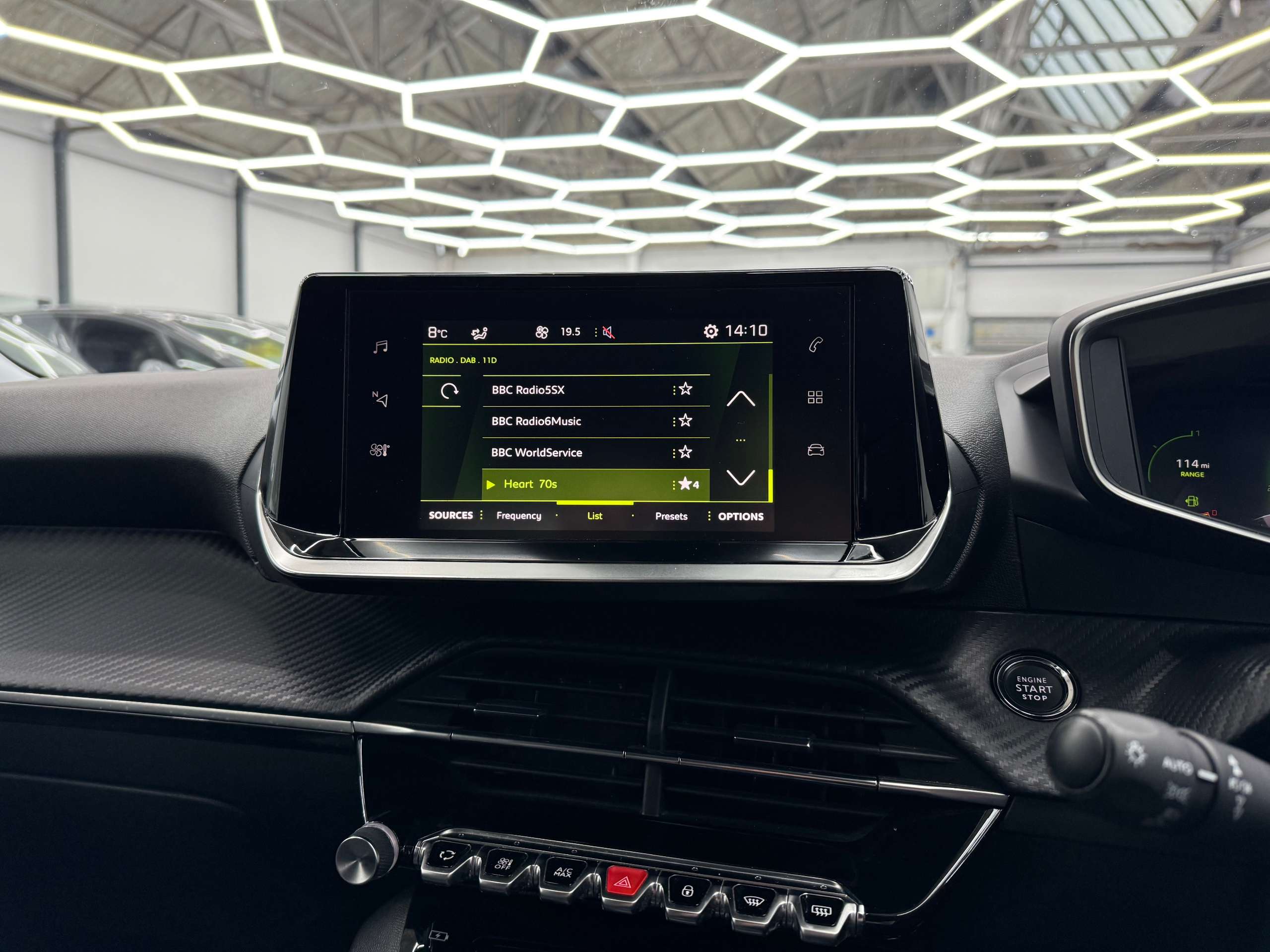 2020 PEUGEOT 2008 2020 PEUGEOT 2008