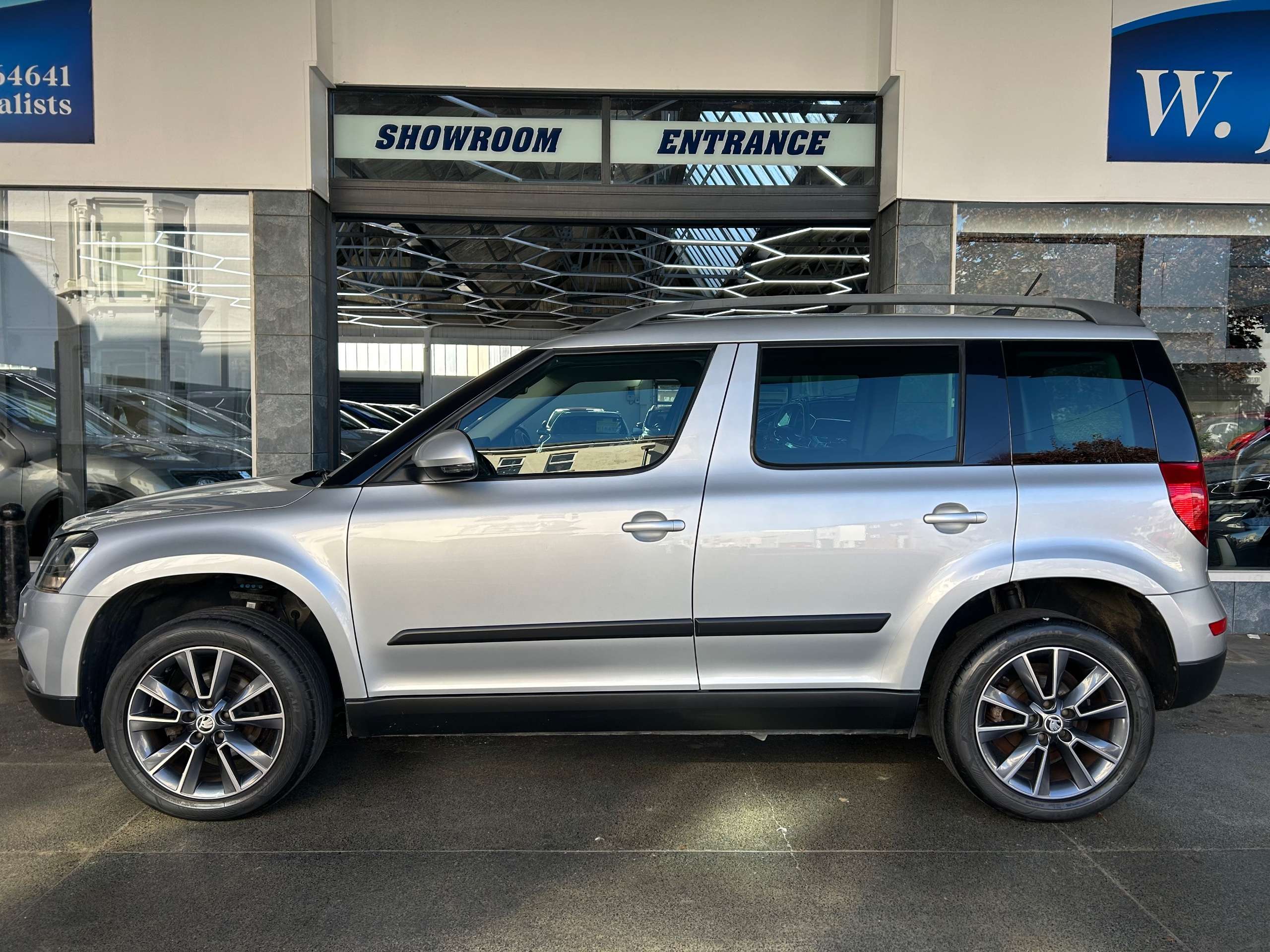 A 2018 SKODA YETI 1.2 TSI SE Drive Outdoor 5dr Petrol DSG Euro 6 (s/s) (110 ps) A 2018 SKODA YETI 1.2 TSI SE Drive Outdoor 5dr Petrol DSG Euro 6 (s/s) (110 ps)
