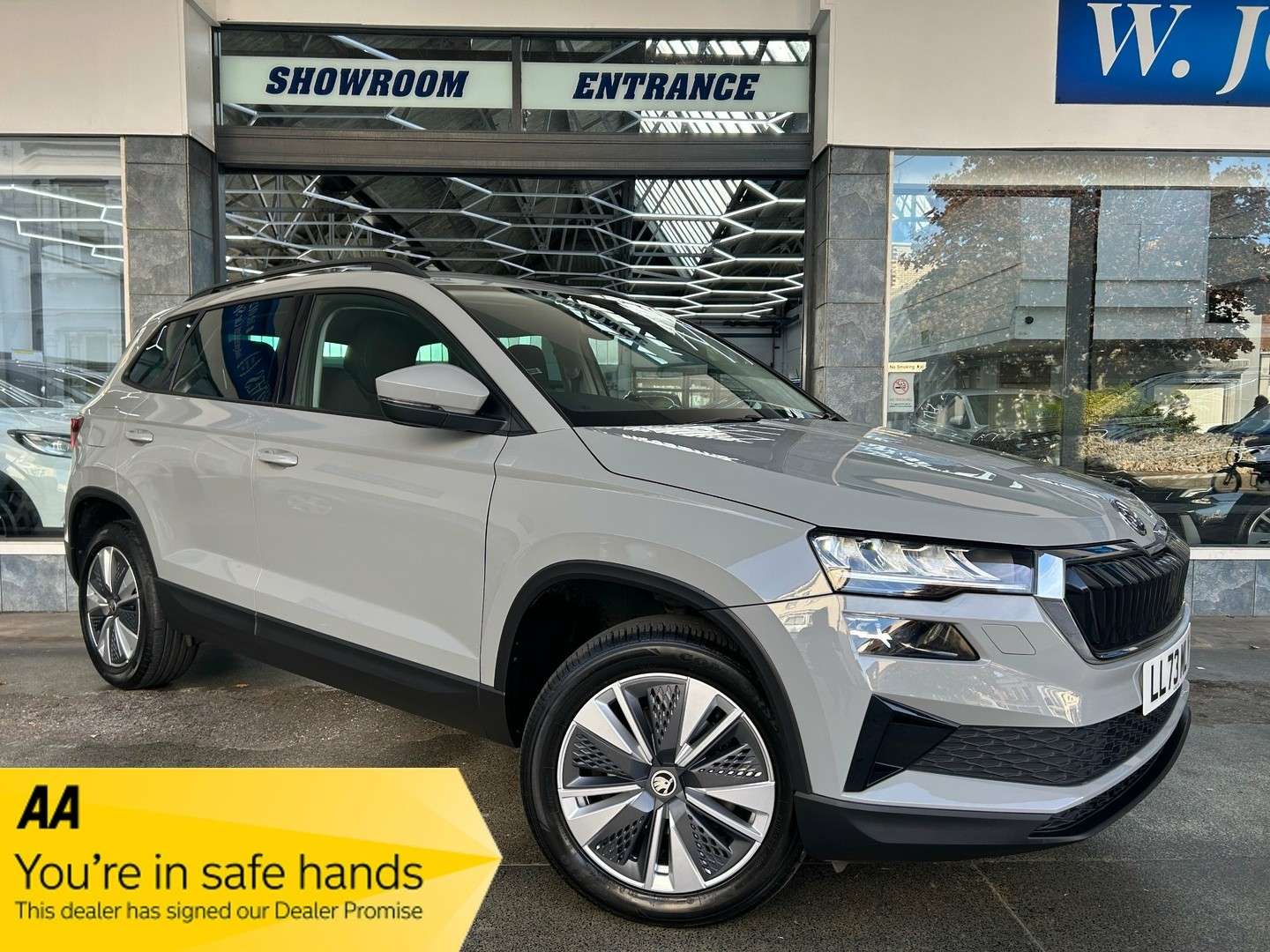 A 2023 SKODA KAROQ 1.0 TSI SE Drive SUV Petrol Manual Euro 6 (s/s) (110 ps) 5dr A 2023 SKODA KAROQ 1.0 TSI SE Drive SUV Petrol Manual Euro 6 (s/s) (110 ps) 5dr