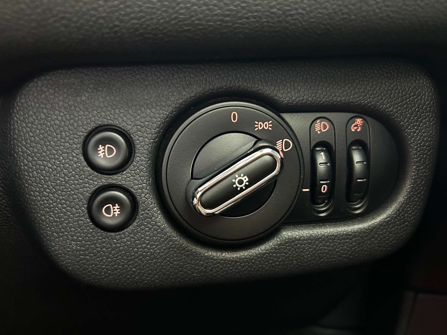 2019 MINI CLUBMAN 2019 MINI CLUBMAN