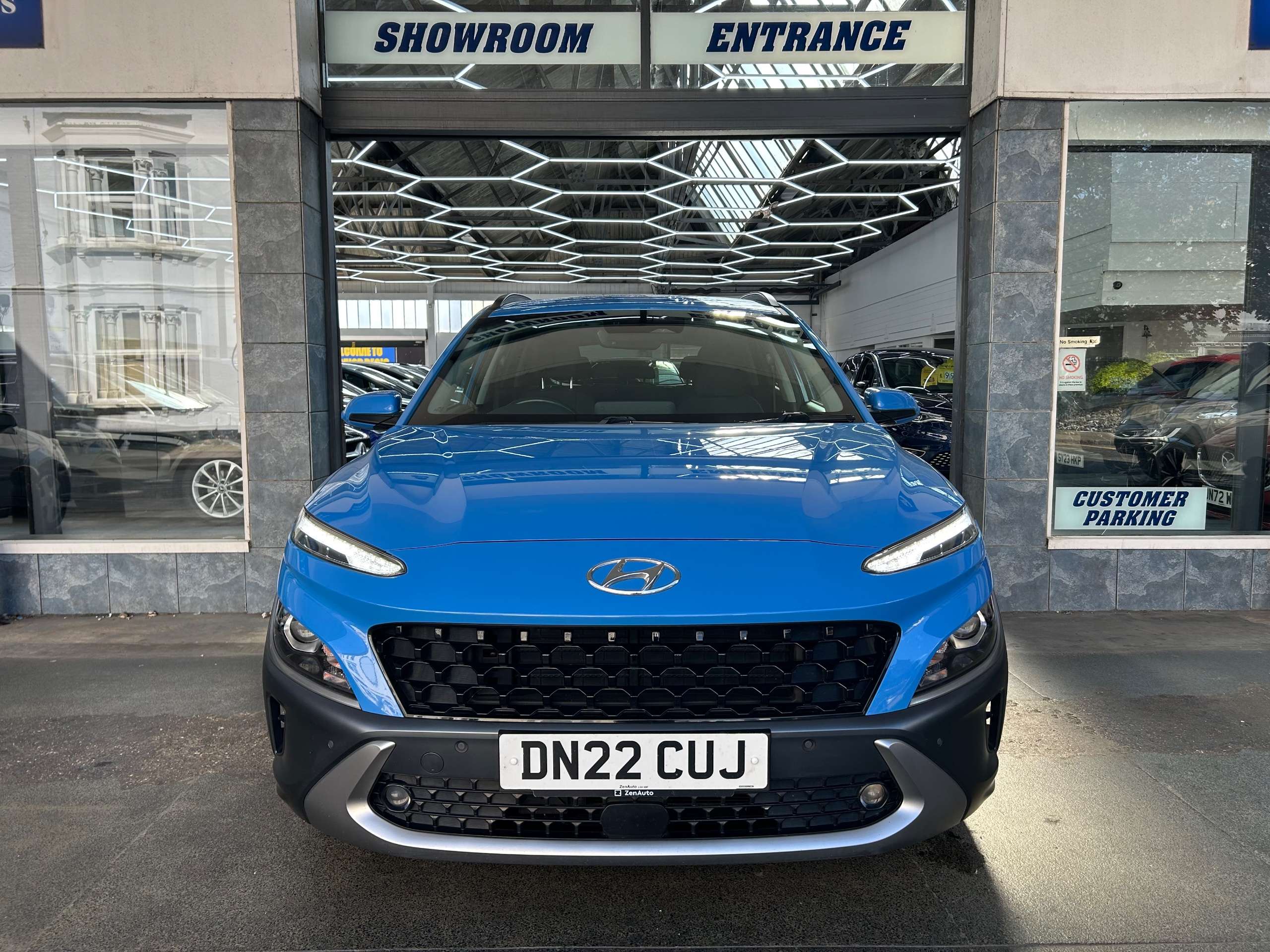A 2022 HYUNDAI KONA 1.6 h-GDi Premium SUV Petrol Hybrid DCT Euro 6 (s/s) (141 ps) 5dr A 2022 HYUNDAI KONA 1.6 h-GDi Premium SUV Petrol Hybrid DCT Euro 6 (s/s) (141 ps) 5dr