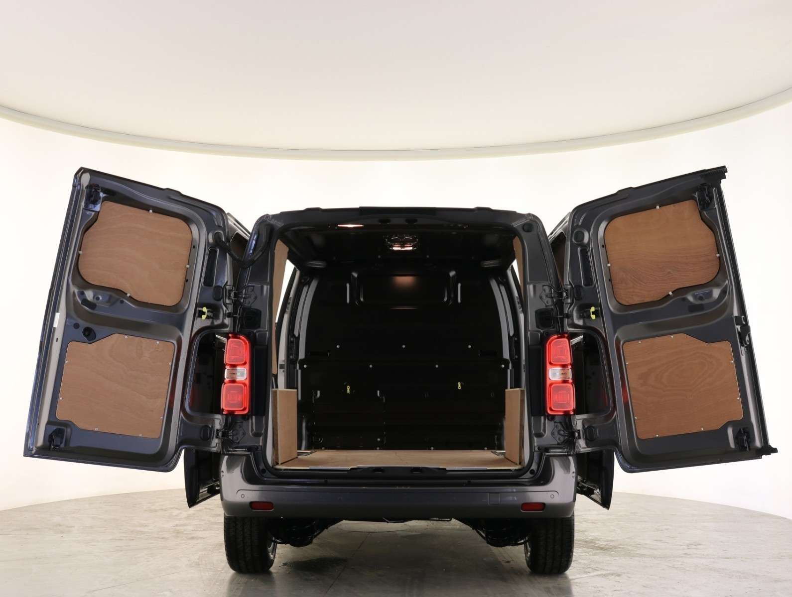 A null CITROEN DISPATCH M 1400 2.0 BlueHDi 180 Van Driver EAT8 A null CITROEN DISPATCH M 1400 2.0 BlueHDi 180 Van Driver EAT8