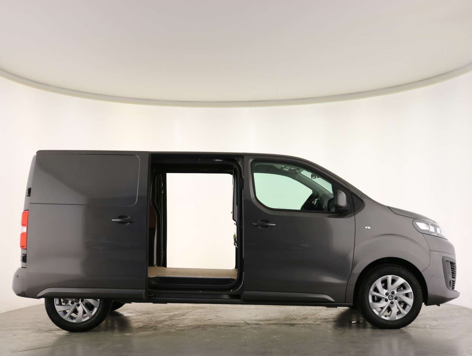 A null CITROEN DISPATCH M 1400 2.0 BlueHDi 180 Van Driver EAT8 A null CITROEN DISPATCH M 1400 2.0 BlueHDi 180 Van Driver EAT8