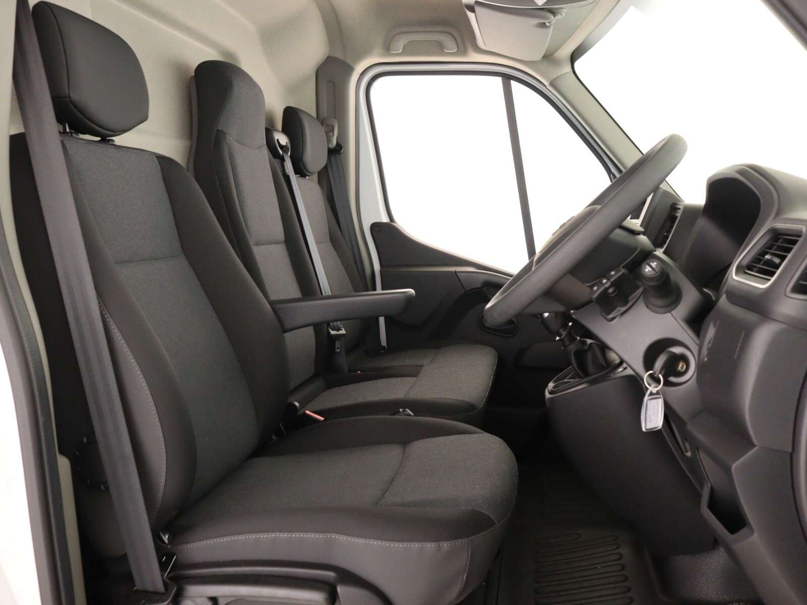 null NISSAN INTERSTAR null NISSAN INTERSTAR