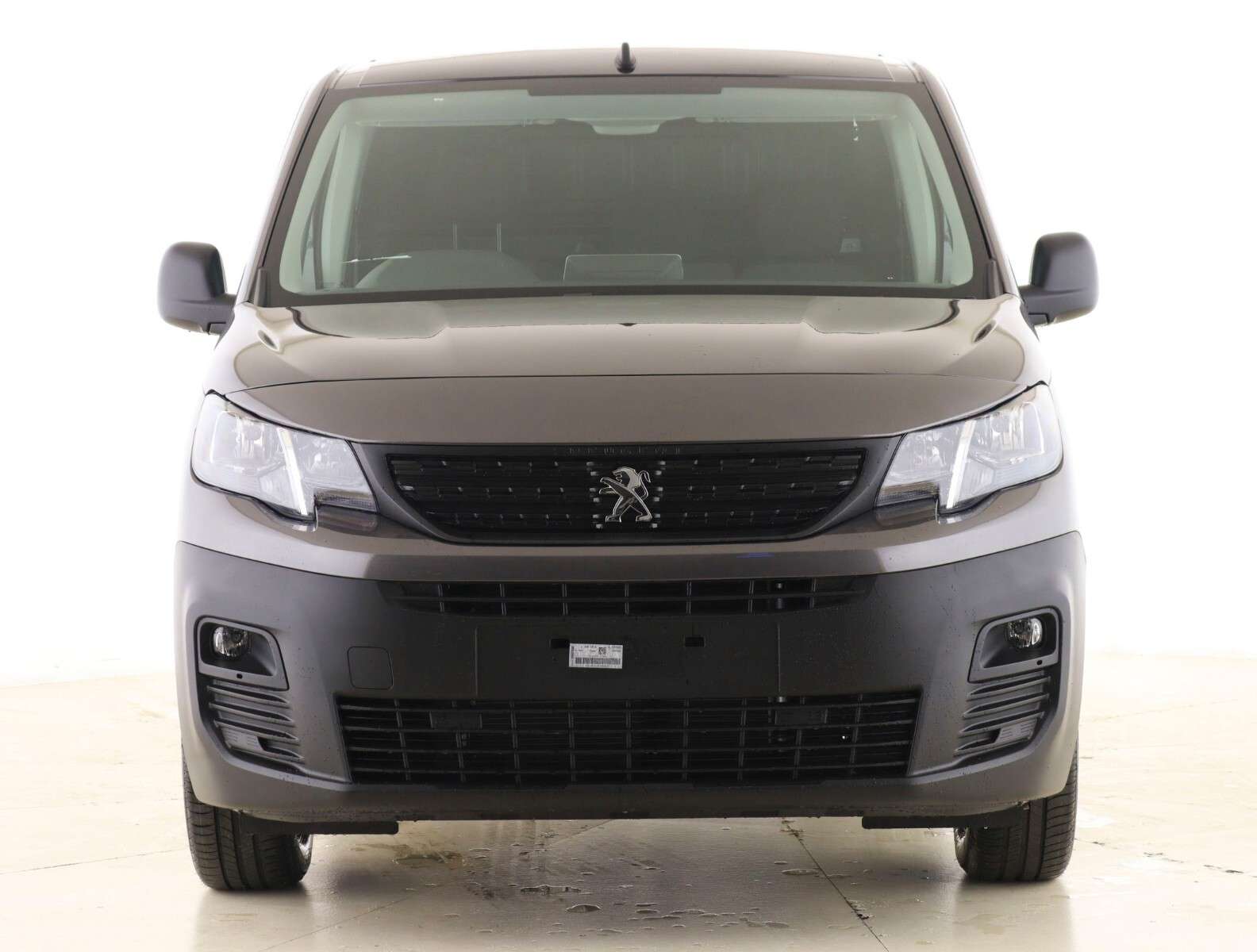 A null PEUGEOT PARTNER Long 950 1.5 BlueHDi 100 Professional Premium Van A null PEUGEOT PARTNER Long 950 1.5 BlueHDi 100 Professional Premium Van