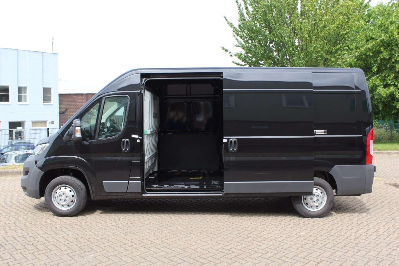 A null CITROEN RELAY 2.2 BlueHDi L3H2 Van 140ps Enterprise Pro A null CITROEN RELAY 2.2 BlueHDi L3H2 Van 140ps Enterprise Pro