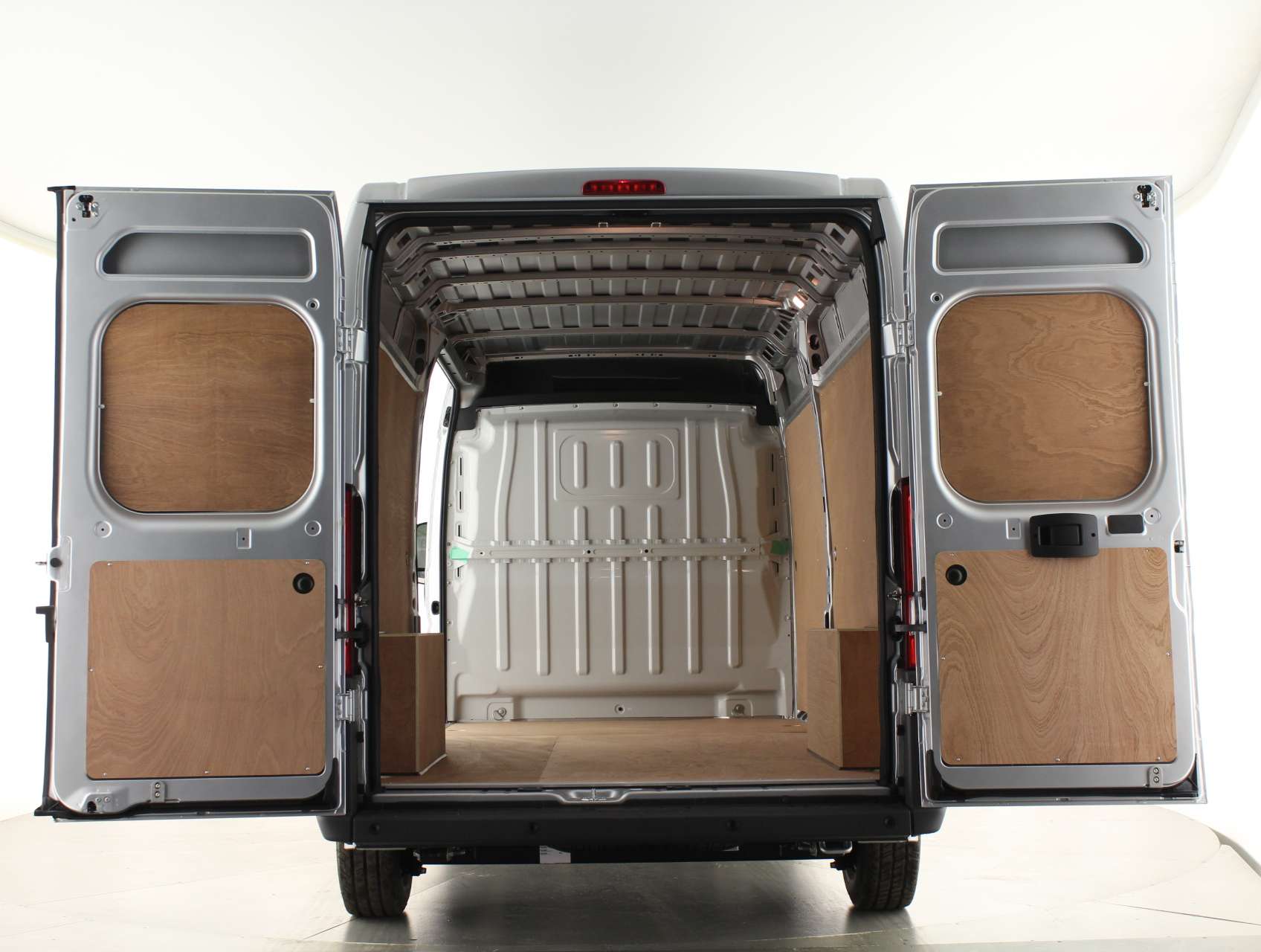 A null PEUGEOT BOXER 2.2 BlueHDi L3H2 Professional Premium+ 140ps A null PEUGEOT BOXER 2.2 BlueHDi L3H2 Professional Premium+ 140ps