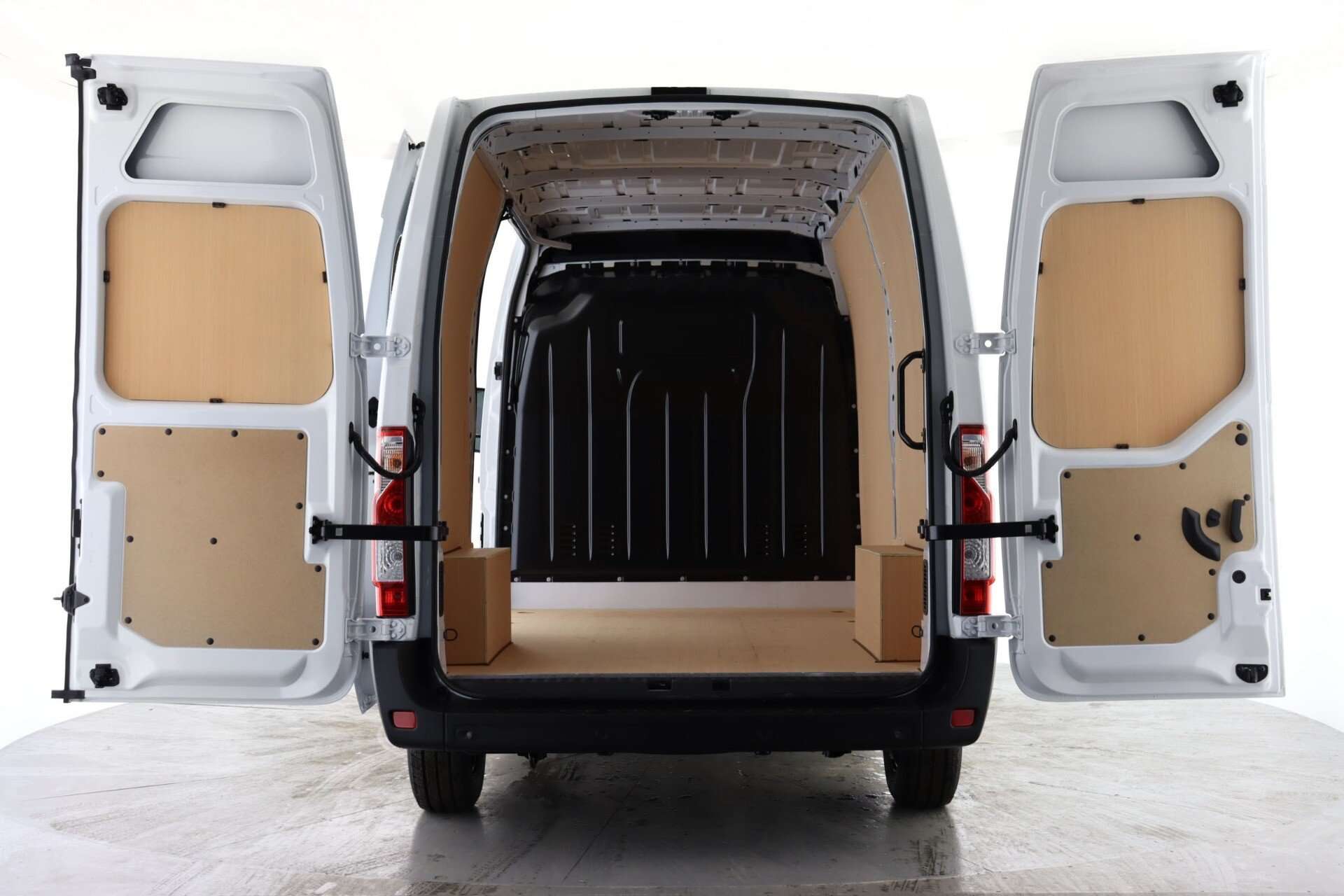 A null RENAULT MASTER MM33dCi 135 Advance Medium Roof Van A null RENAULT MASTER MM33dCi 135 Advance Medium Roof Van