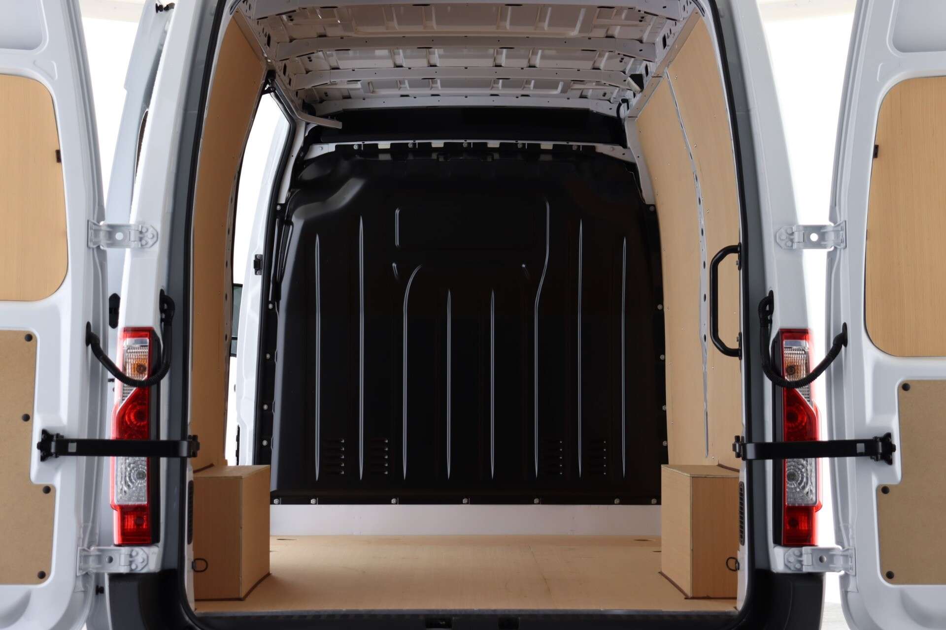 A null RENAULT MASTER MM33dCi 135 Advance Medium Roof Van A null RENAULT MASTER MM33dCi 135 Advance Medium Roof Van