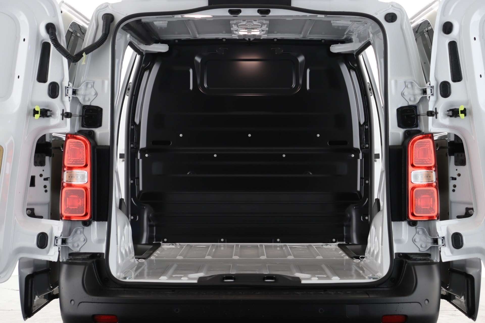 A null PEUGEOT EXPERT Standard 1.5 BlueHDi 120 Professional Van A null PEUGEOT EXPERT Standard 1.5 BlueHDi 120 Professional Van