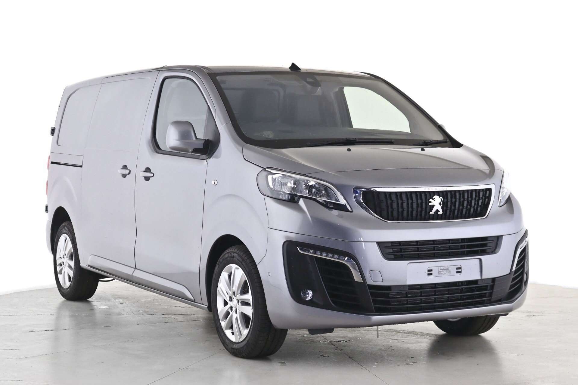 A null PEUGEOT EXPERT Standard 1200 2.0 BlueHDi 180 Asphalt Van EAT8 A null PEUGEOT EXPERT Standard 1200 2.0 BlueHDi 180 Asphalt Van EAT8