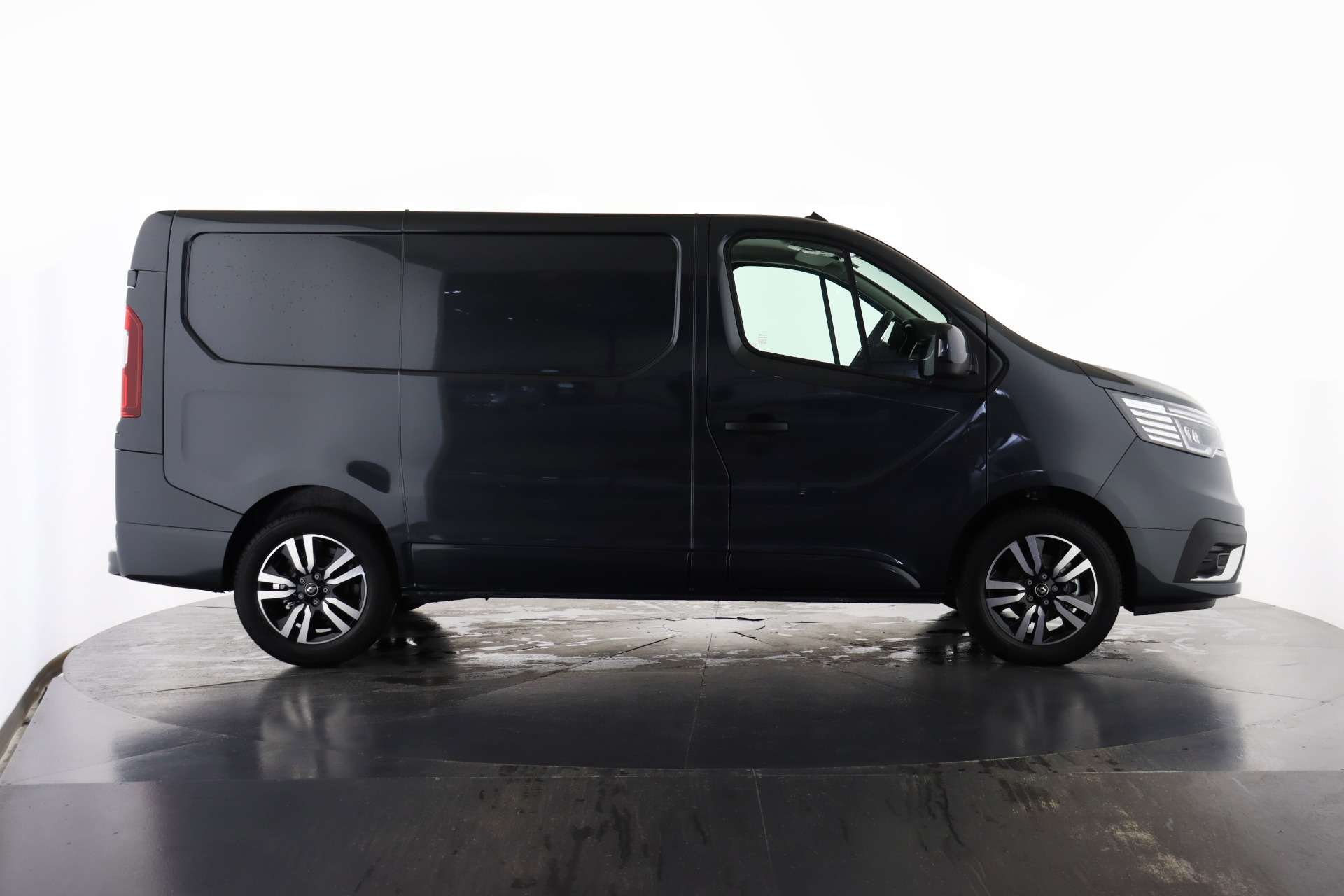 null RENAULT TRAFIC null RENAULT TRAFIC