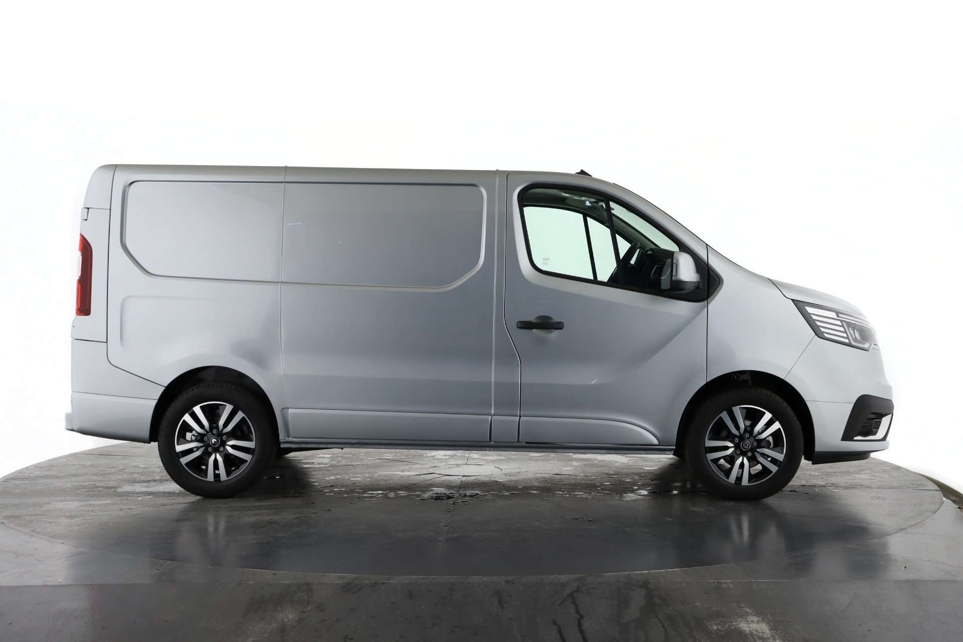 null RENAULT TRAFIC null RENAULT TRAFIC