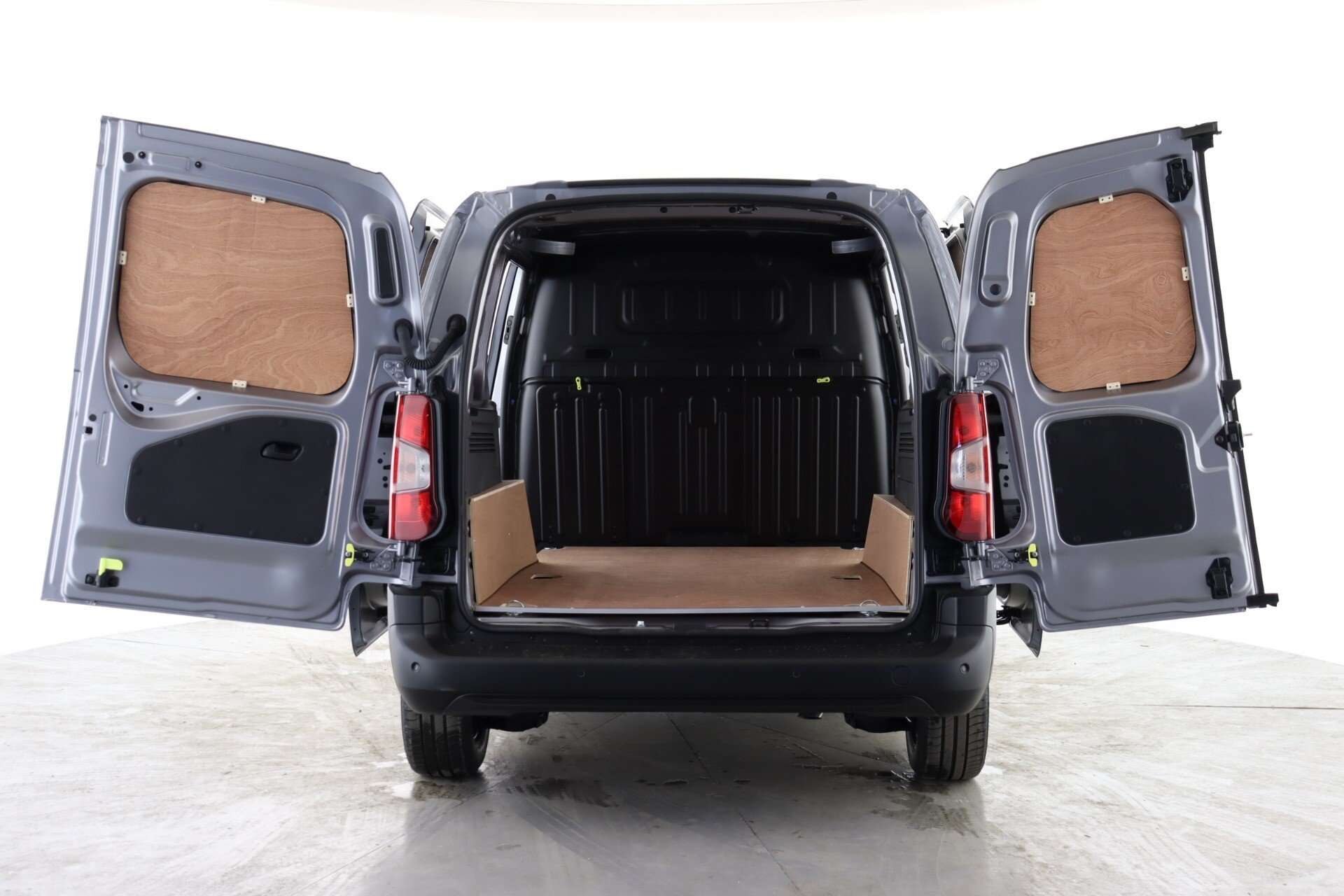 A null CITROEN BERLINGO XL 1.5 BlueHDi 950Kg Enterprise 100ps A null CITROEN BERLINGO XL 1.5 BlueHDi 950Kg Enterprise 100ps