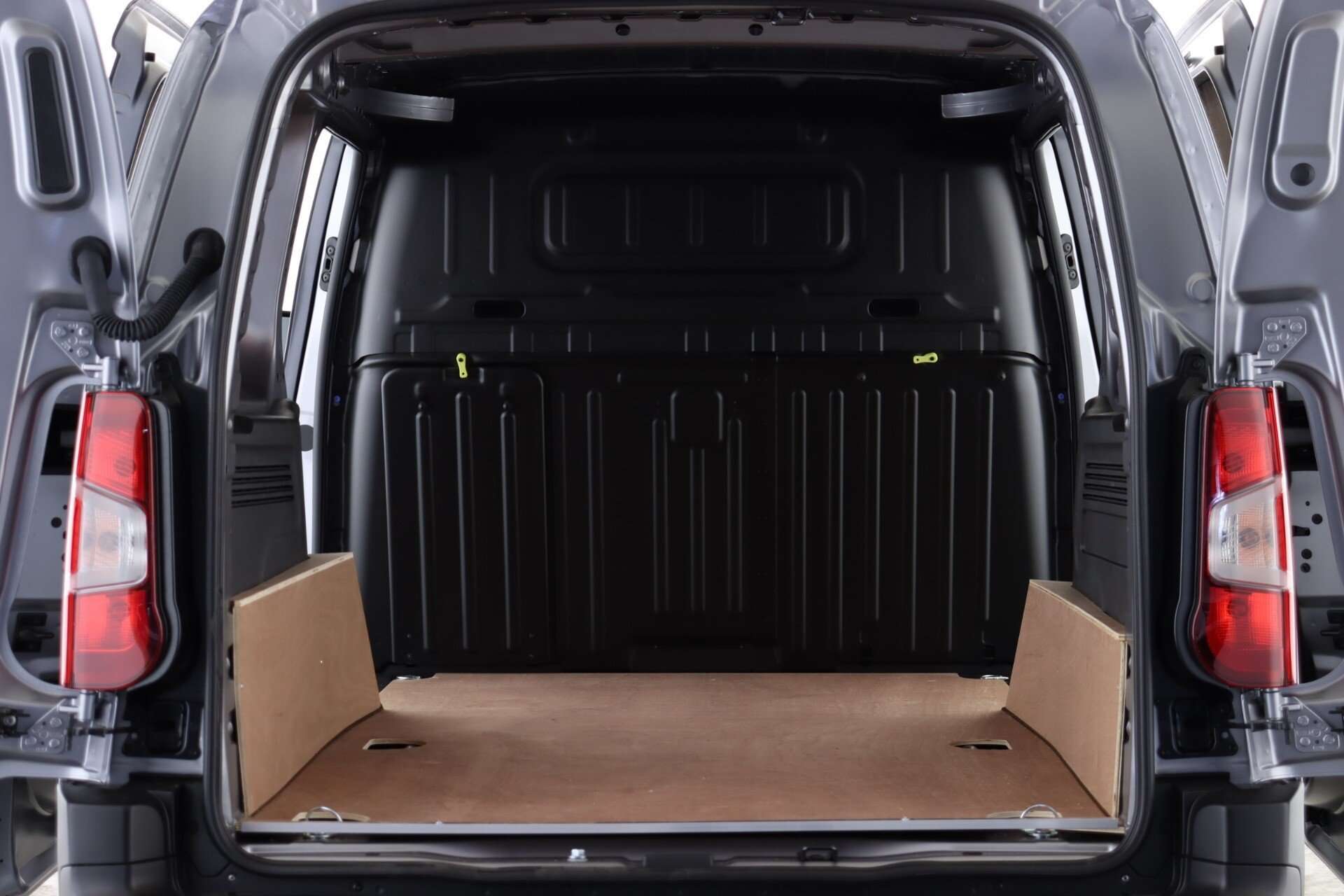 A null CITROEN BERLINGO XL 1.5 BlueHDi 950Kg Enterprise 100ps A null CITROEN BERLINGO XL 1.5 BlueHDi 950Kg Enterprise 100ps