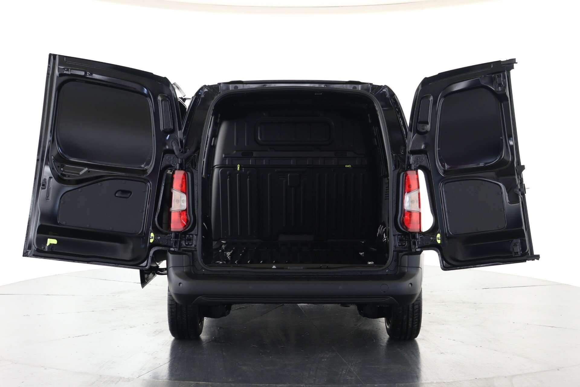 A null PEUGEOT PARTNER Standard 1000 1.5 BlueHDi 100 Professional Premium Van A null PEUGEOT PARTNER Standard 1000 1.5 BlueHDi 100 Professional Premium Van