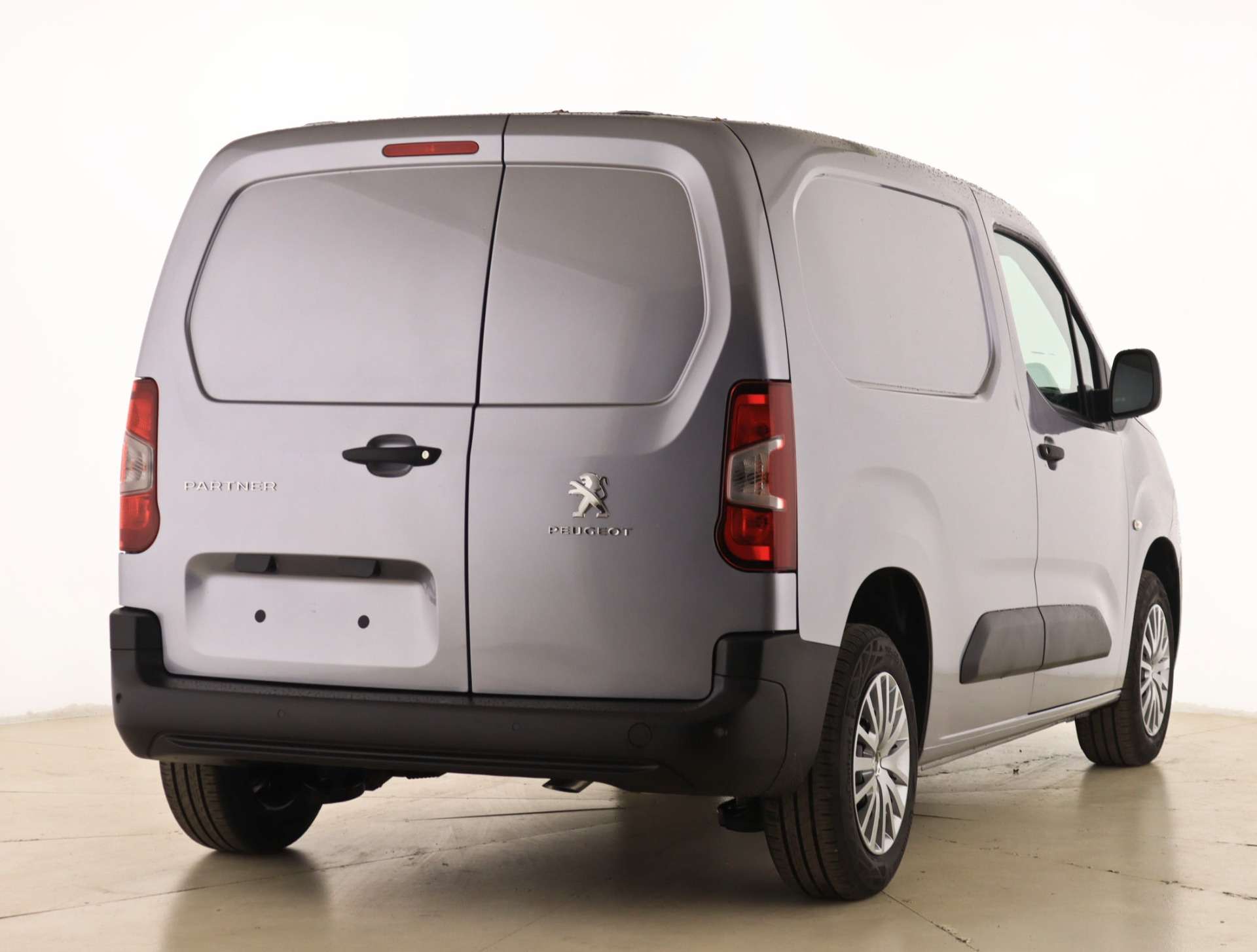 A null PEUGEOT PARTNER Standard 650 1.5 BlueHDi 100 Professional Premium Van A null PEUGEOT PARTNER Standard 650 1.5 BlueHDi 100 Professional Premium Van