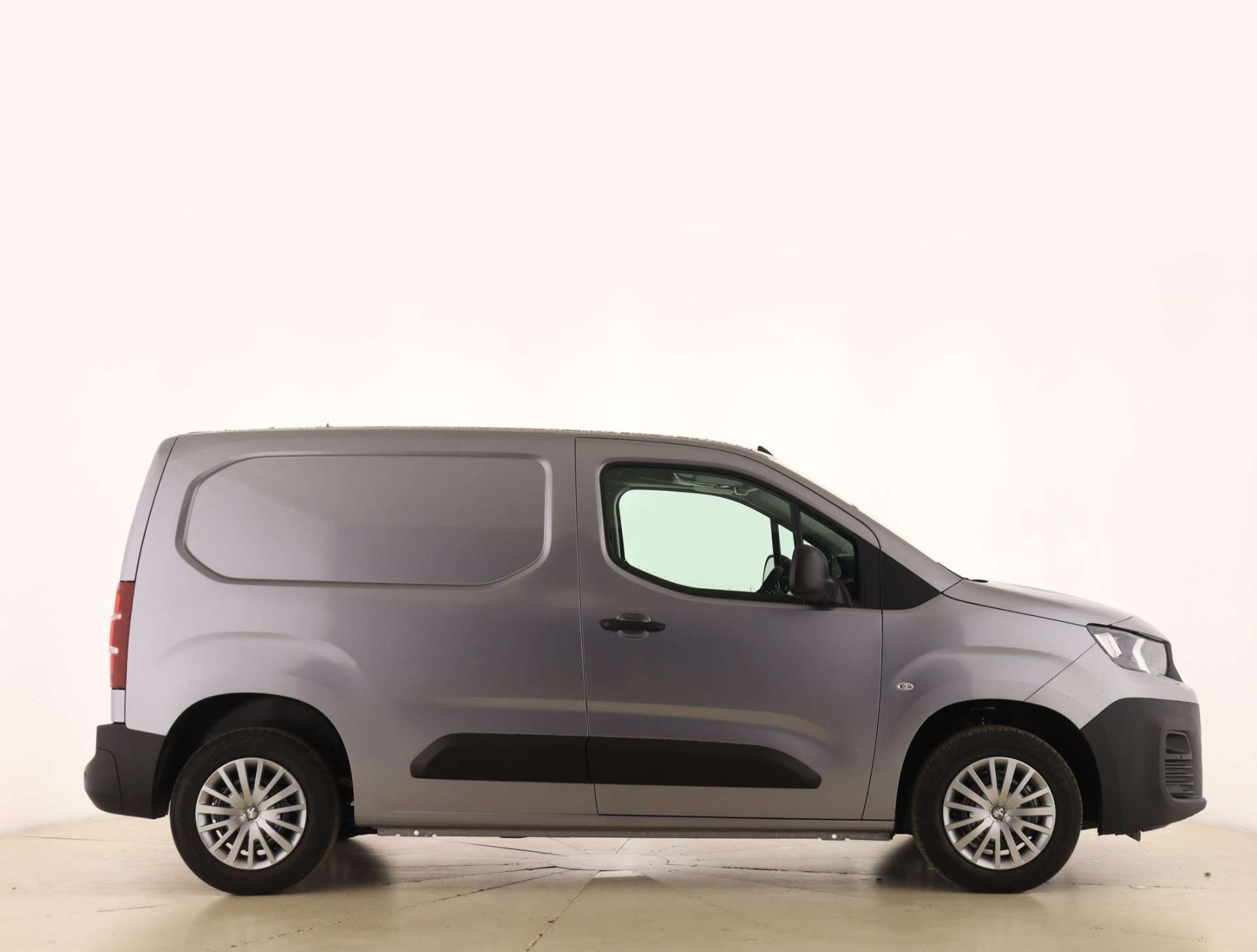 A null PEUGEOT PARTNER Standard 650 1.5 BlueHDi 100 Professional Premium Van A null PEUGEOT PARTNER Standard 650 1.5 BlueHDi 100 Professional Premium Van