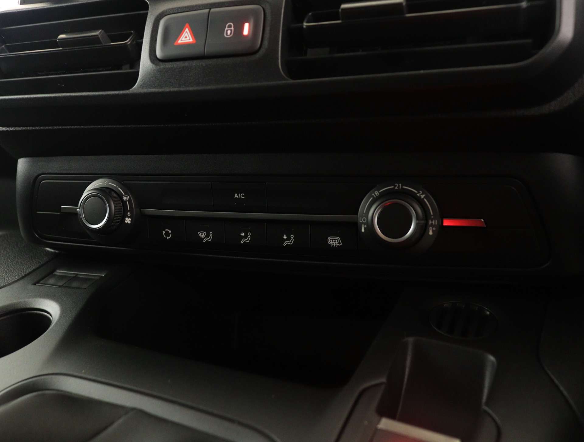 null PEUGEOT PARTNER null PEUGEOT PARTNER