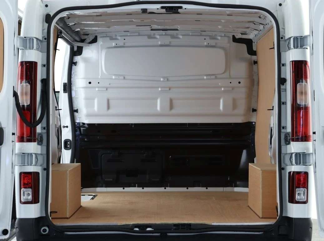 A null RENAULT TRAFIC SL30 Blue dCi 130 Extra (was Sport) A null RENAULT TRAFIC SL30 Blue dCi 130 Extra (was Sport)