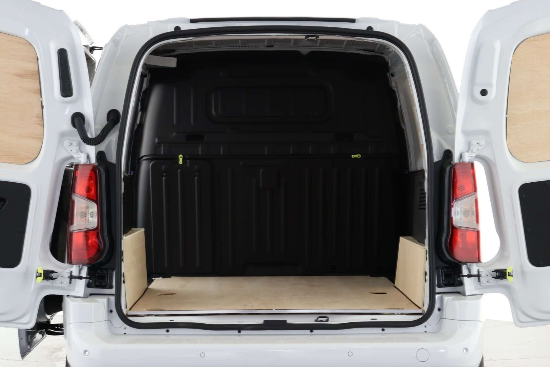 A null CITROEN BERLINGO M 1.5 Blue hdi 1000Kg Driver Edition 130PS Auto A null CITROEN BERLINGO M 1.5 Blue hdi 1000Kg Driver Edition 130PS Auto