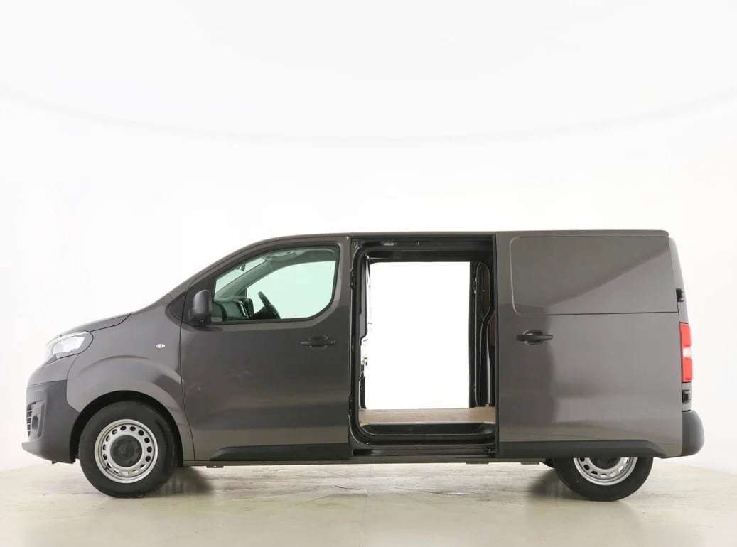 A null PEUGEOT EXPERT Long 2.0 HDI 145 Professional A null PEUGEOT EXPERT Long 2.0 HDI 145 Professional